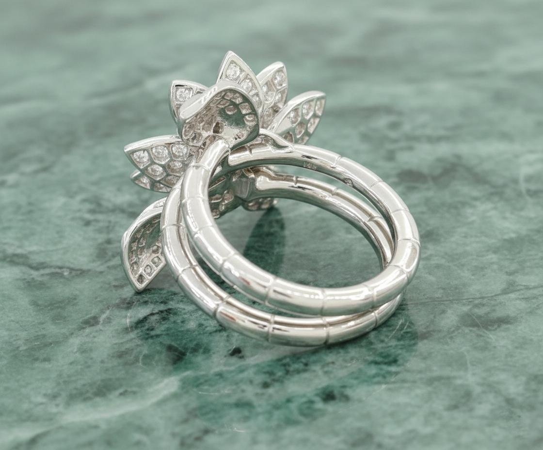 2 Karat Brillantschliff Diamant Blume Lotus zwischen den Fingern Statement Ring Damen im Angebot