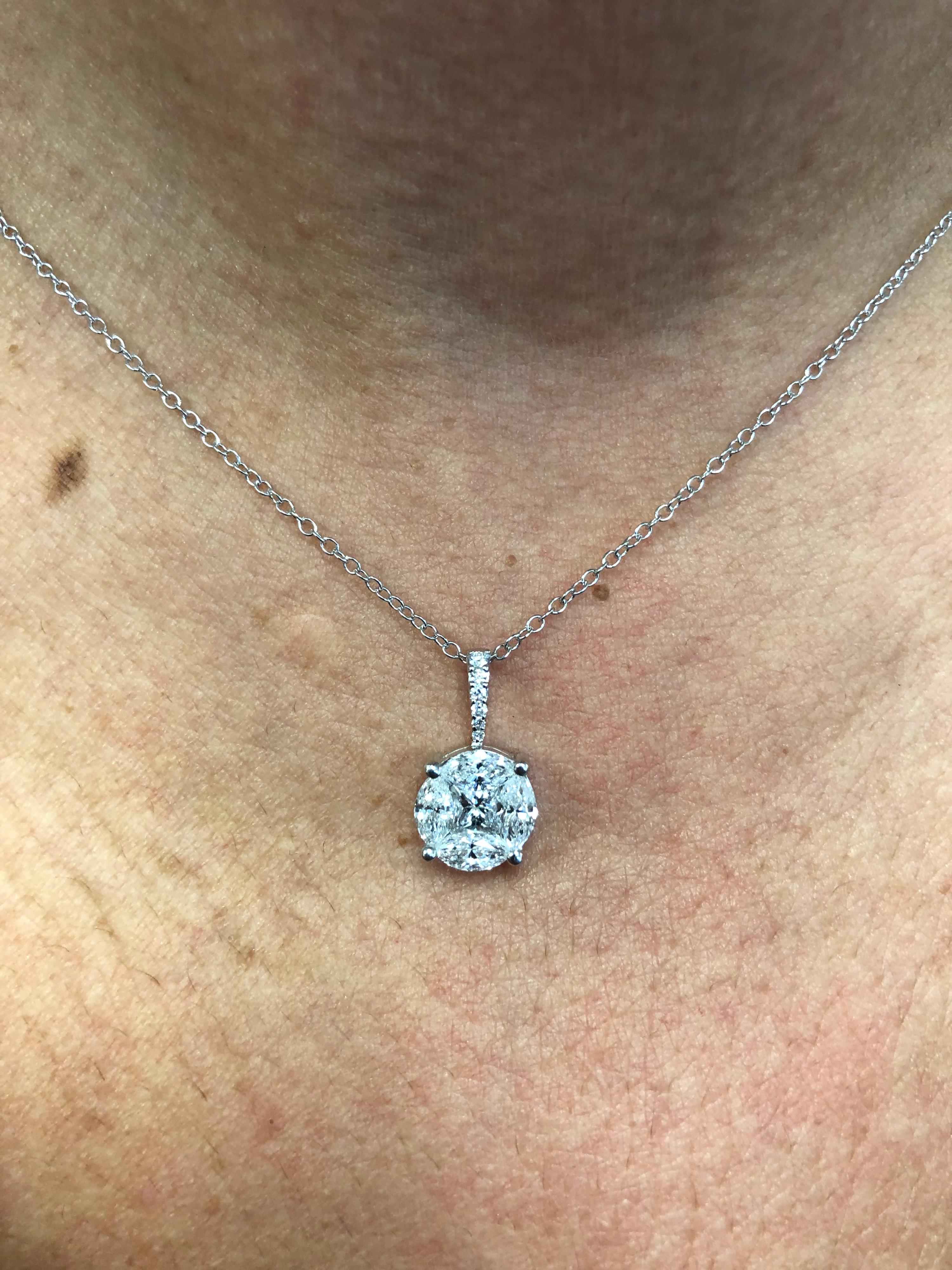 Modern 2 Carat Circle Diamond Pendant 18 Karat For Sale