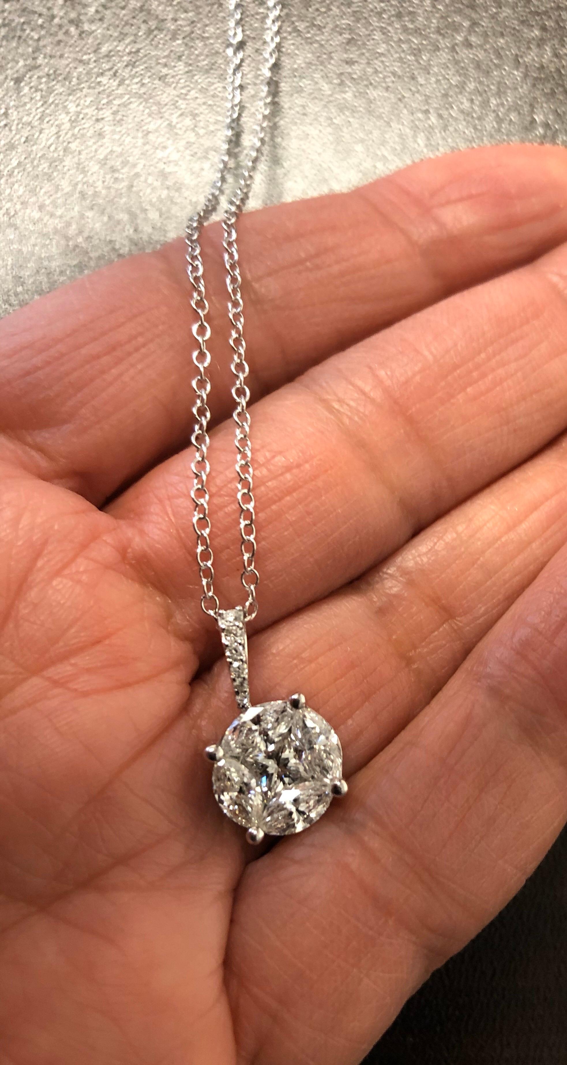 Round Cut 2 Carat Circle Diamond Pendant 18 Karat For Sale