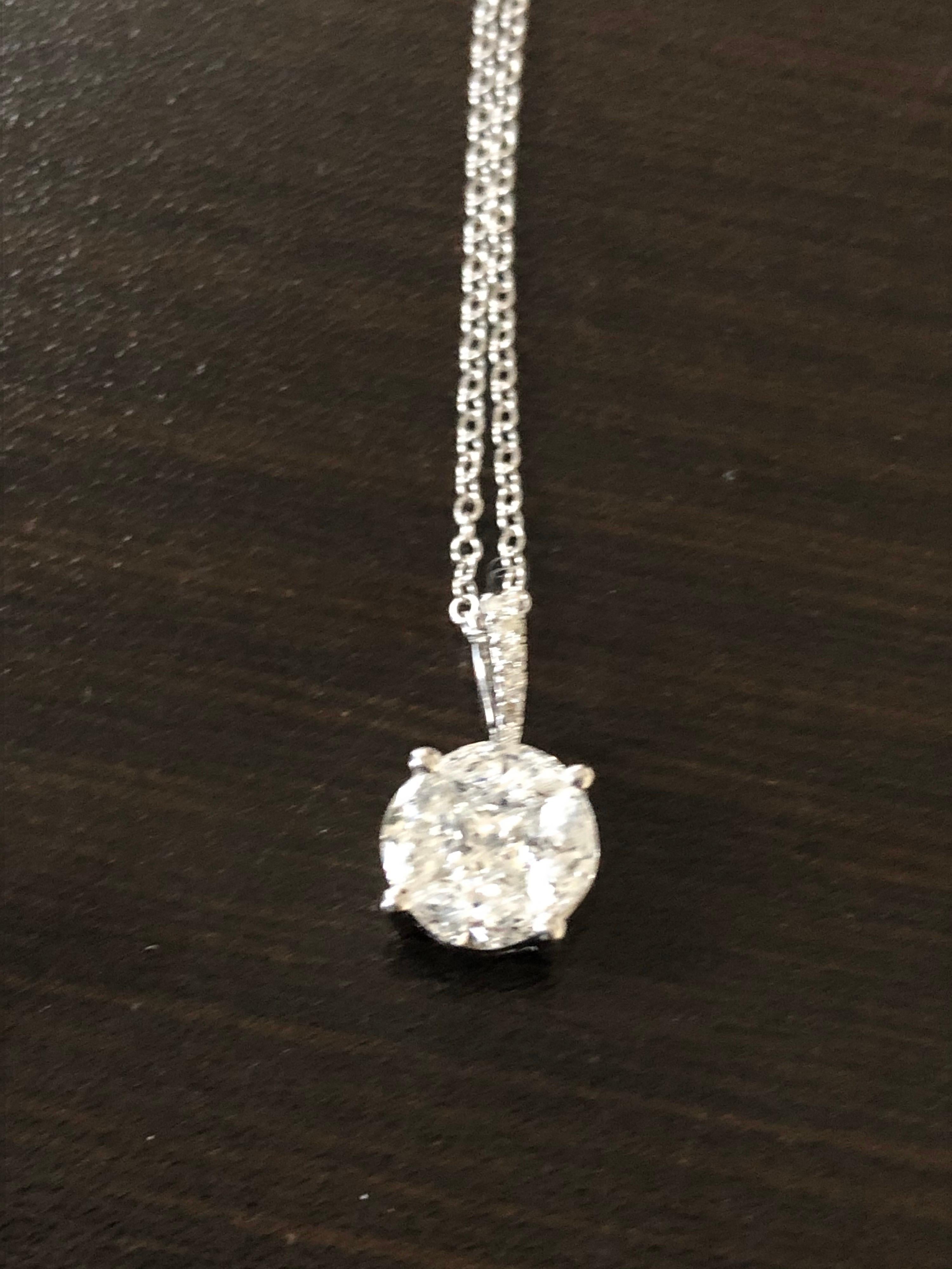 2 Carat Circle Diamond Pendant 18 Karat In New Condition In Great Neck, NY