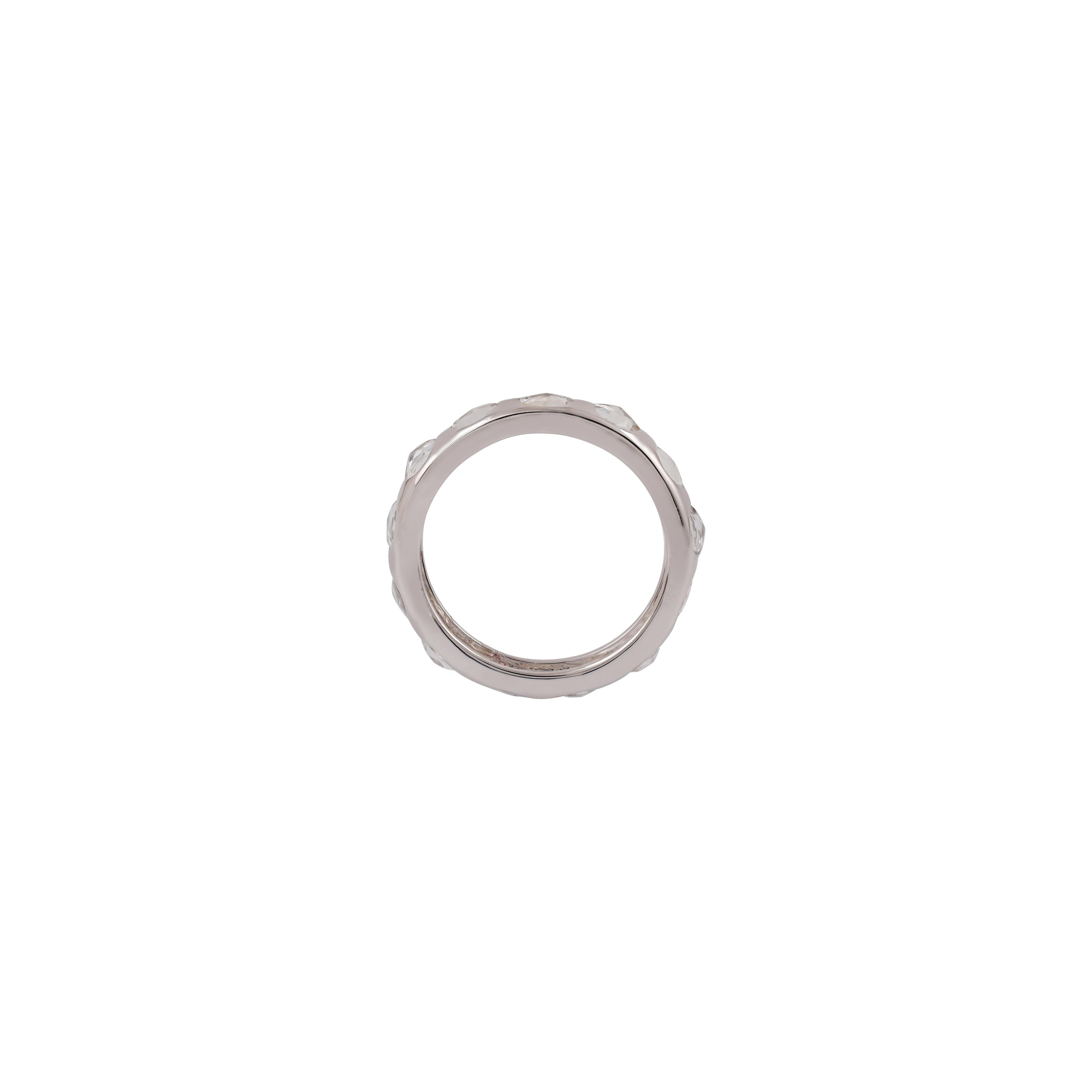 2 Karat Klar-Weißer Saphir-Ring aus 18 Karat Gold (Modernistisch) im Angebot