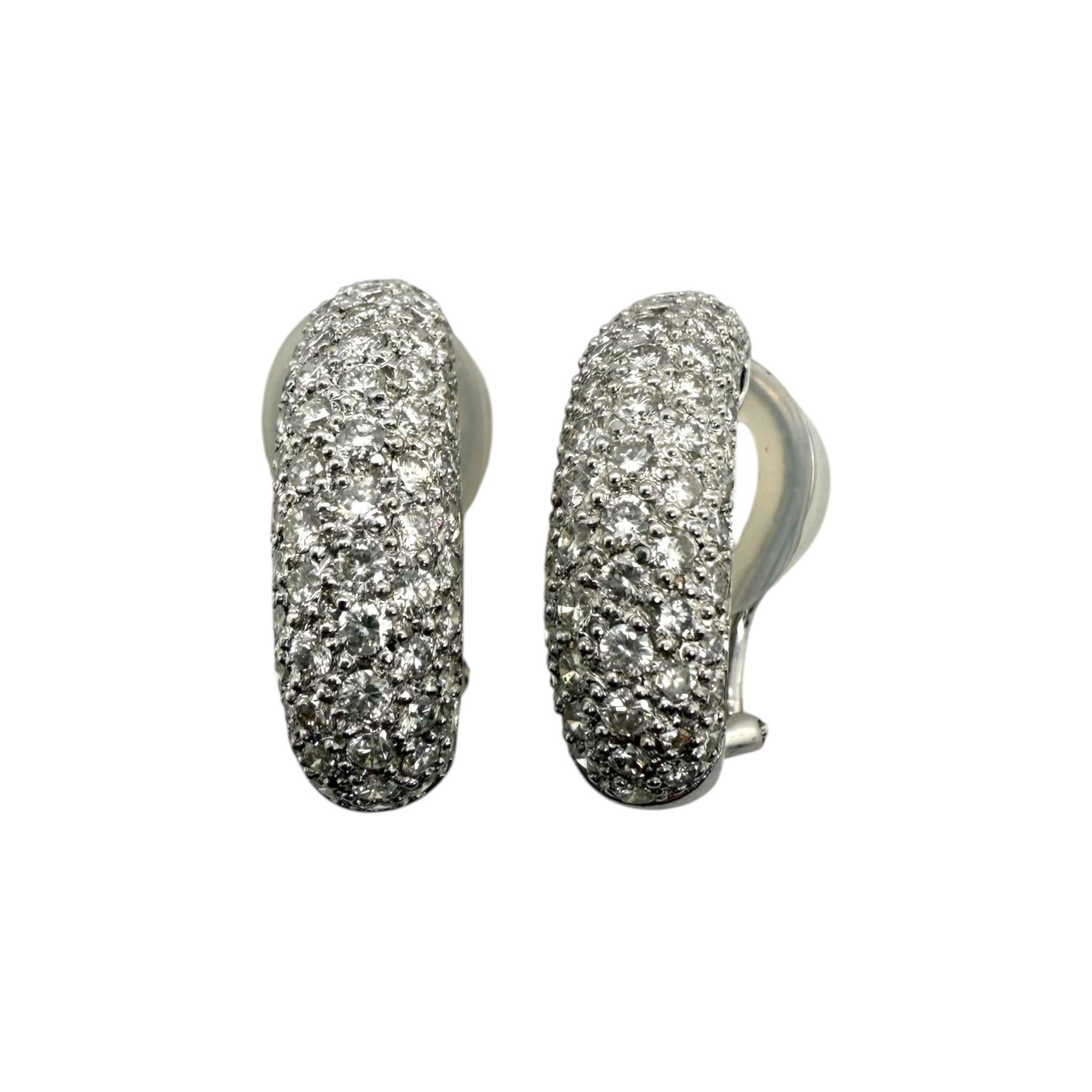 Orecchini a cerchio con diamanti a clip da 2 carati in oro bianco 18K In condizioni ottime in vendita a Montgomery, AL