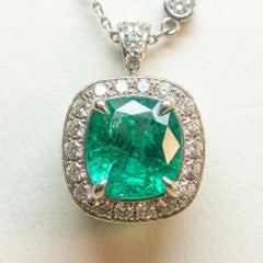 2 Carat Colombian Emerald Diamond 18k White Gold Pendant Necklace