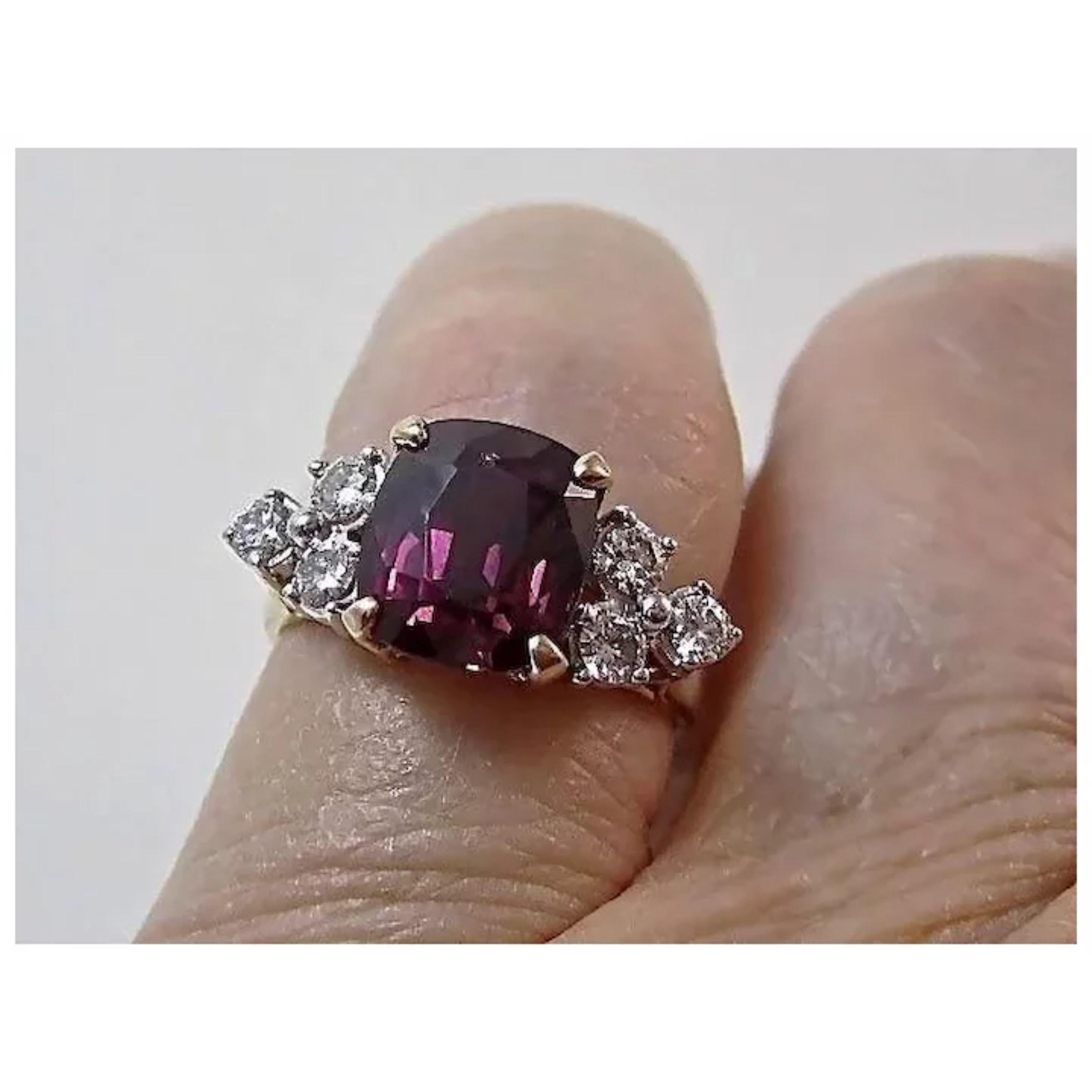 For Sale:  2 Carat Cushion Cut Ruby Diamond Engagement Ring, Ruby Diamond Cocktail Ring 5