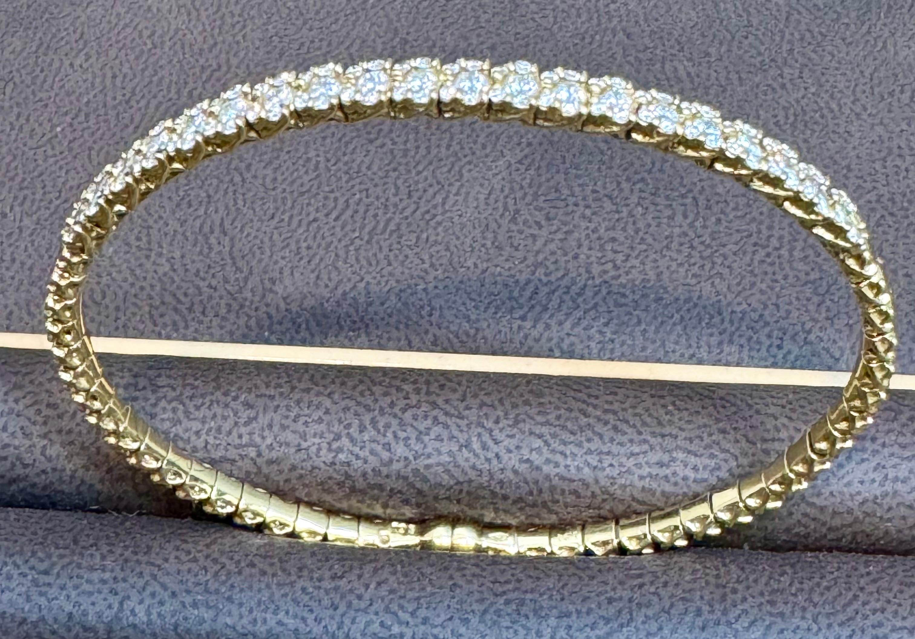 Diamants de 2 carats  Bracelet jonc en or jaune 18 carats 20 grammes, signé SGJ Excellent état - En vente à New York, NY