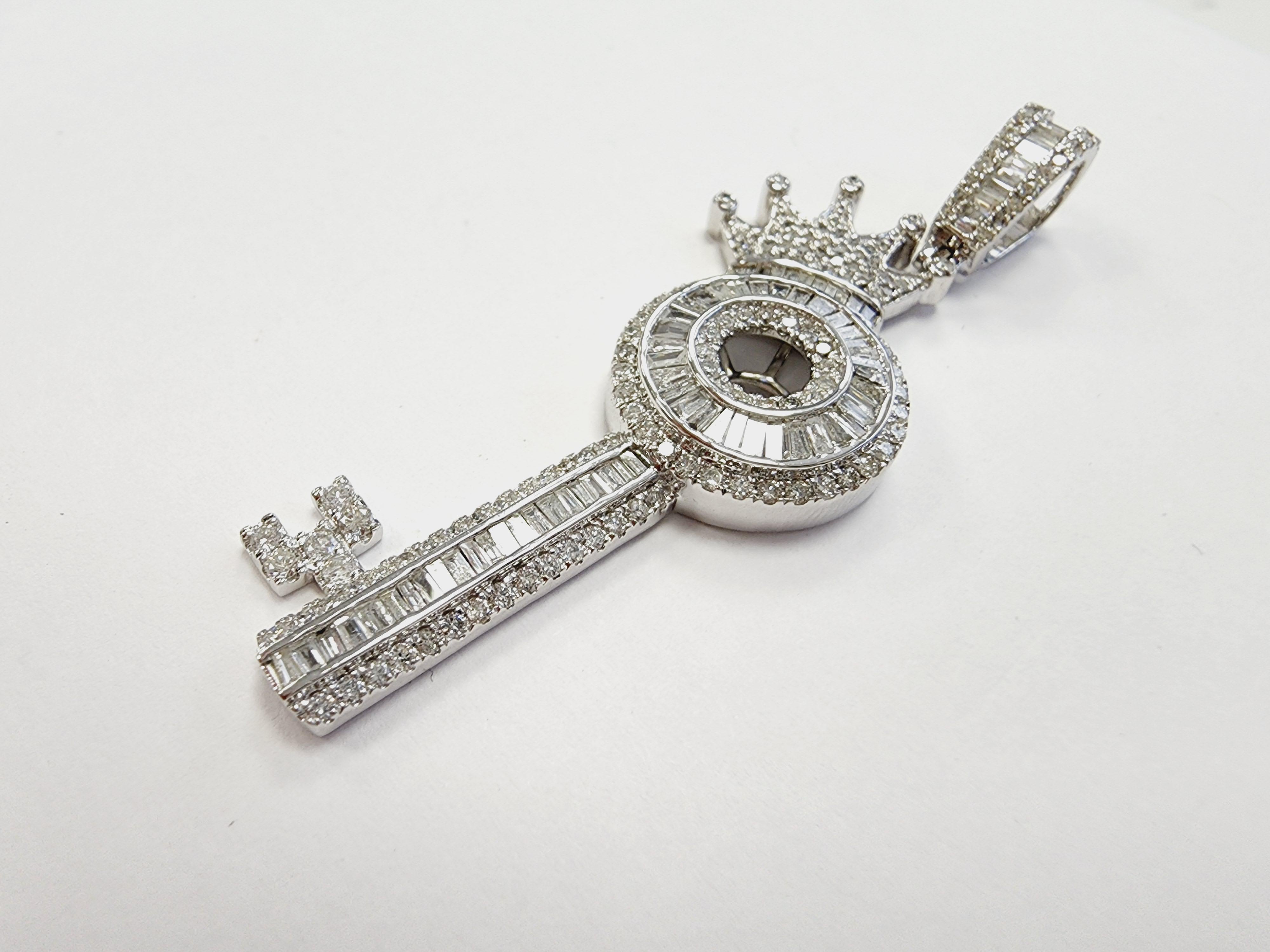 Round Cut 2 Carat Diamond Crown Key Shape Pendant 14 Karat White Gold