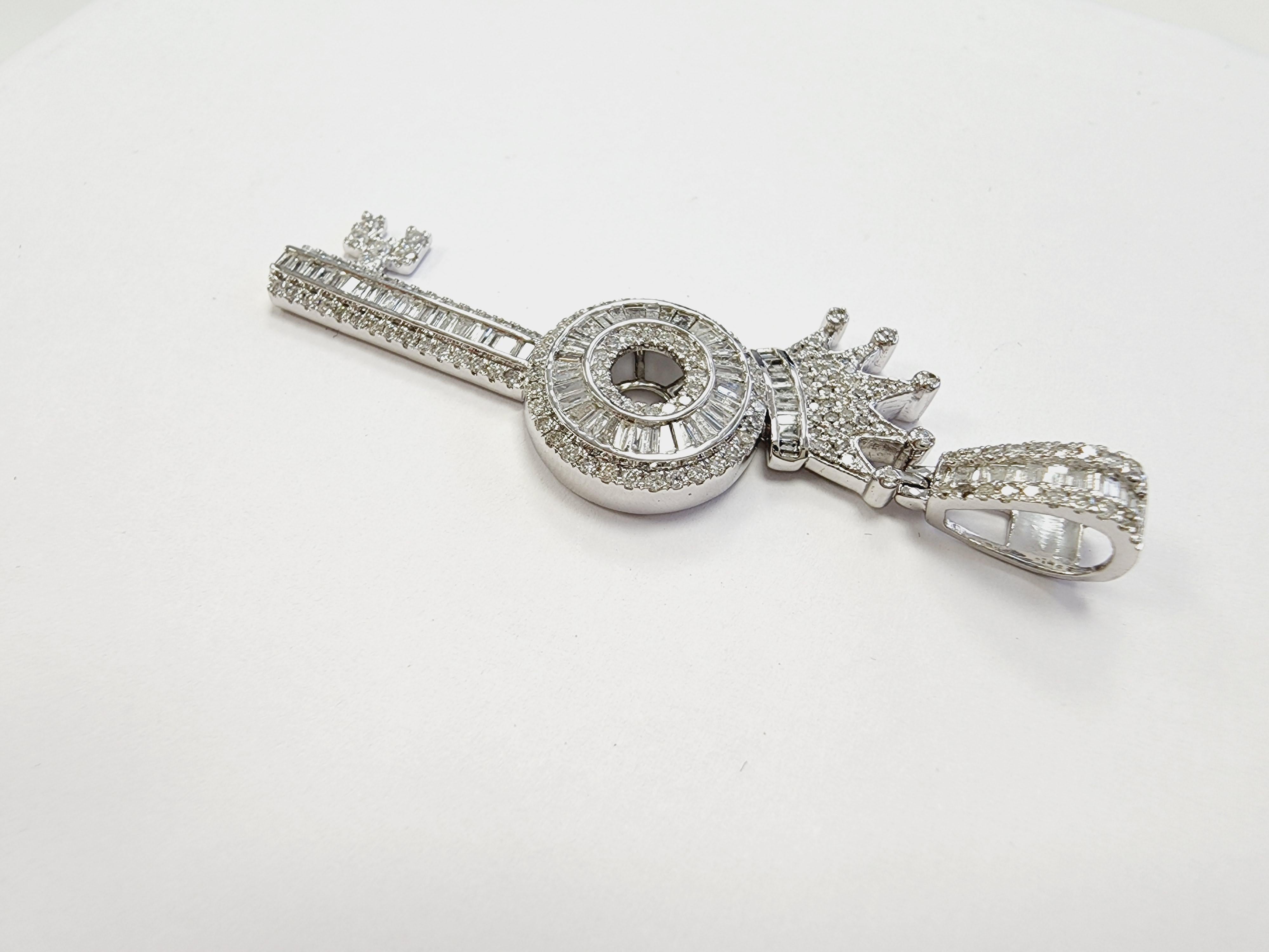 2 Carat Diamond Crown Key Shape Pendant 14 Karat White Gold In New Condition In Great Neck Plaza, NY