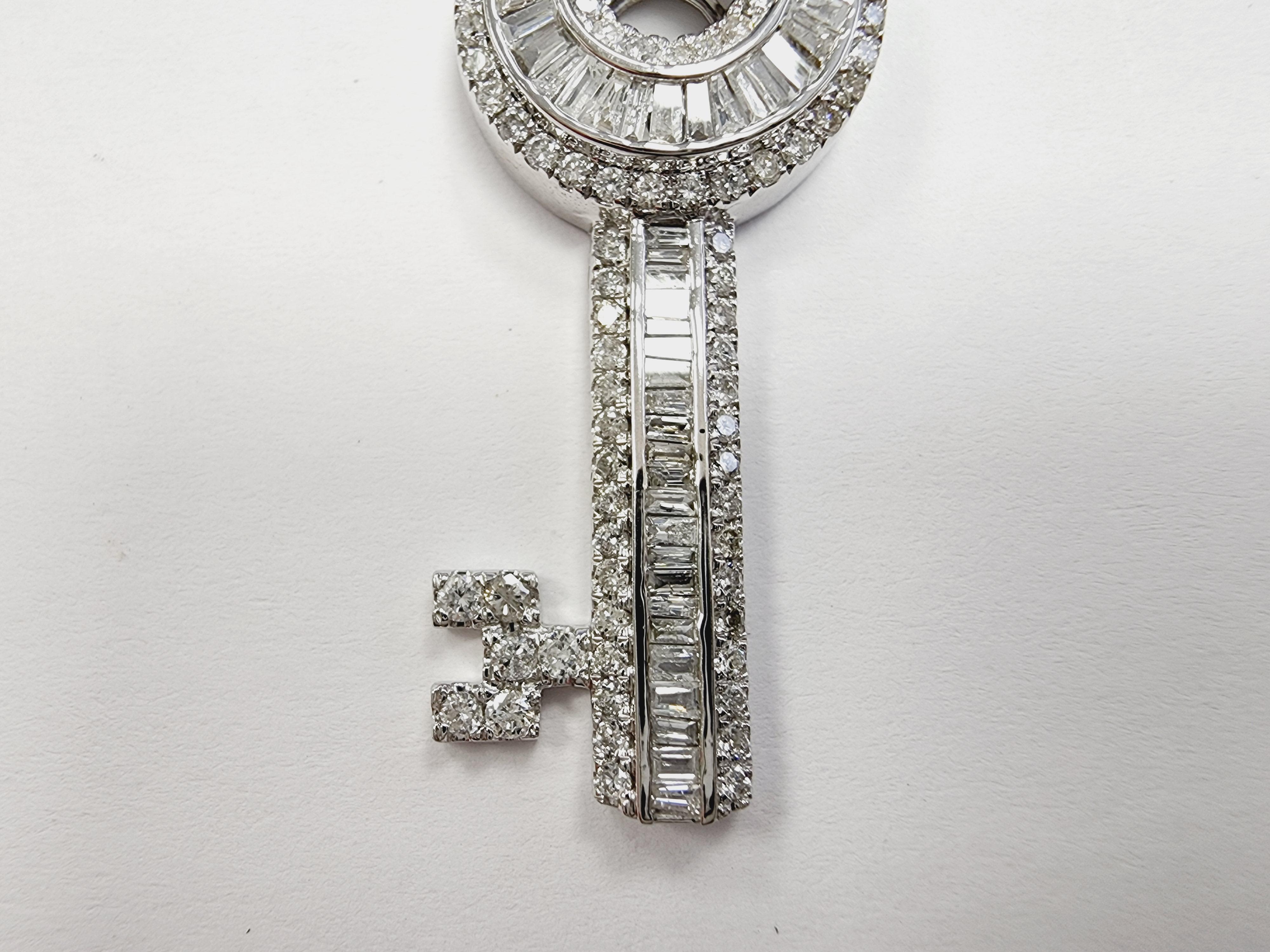 2 Carat Diamond Crown Key Shape Pendant 14 Karat White Gold 4