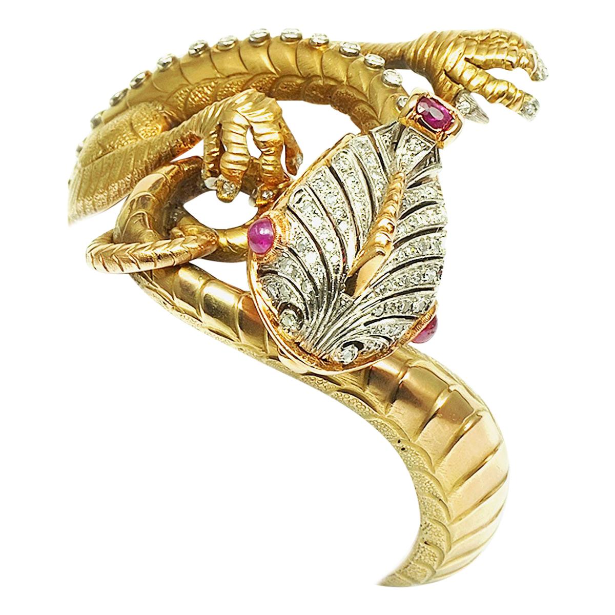 Bracelet jonc dragon en or 18 carats, rubis et diamants de 2 carats, Italie, circa 1960 en vente
