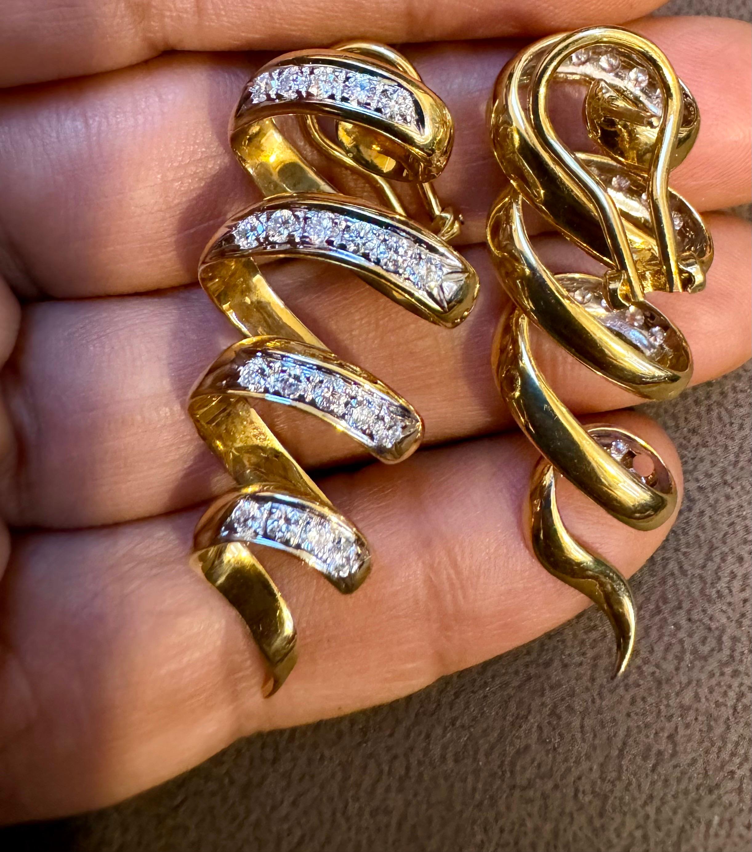Boucles d'oreilles longues en or jaune 18 carats, 2 carats, diamant VS, 18.9 grammes en vente 11