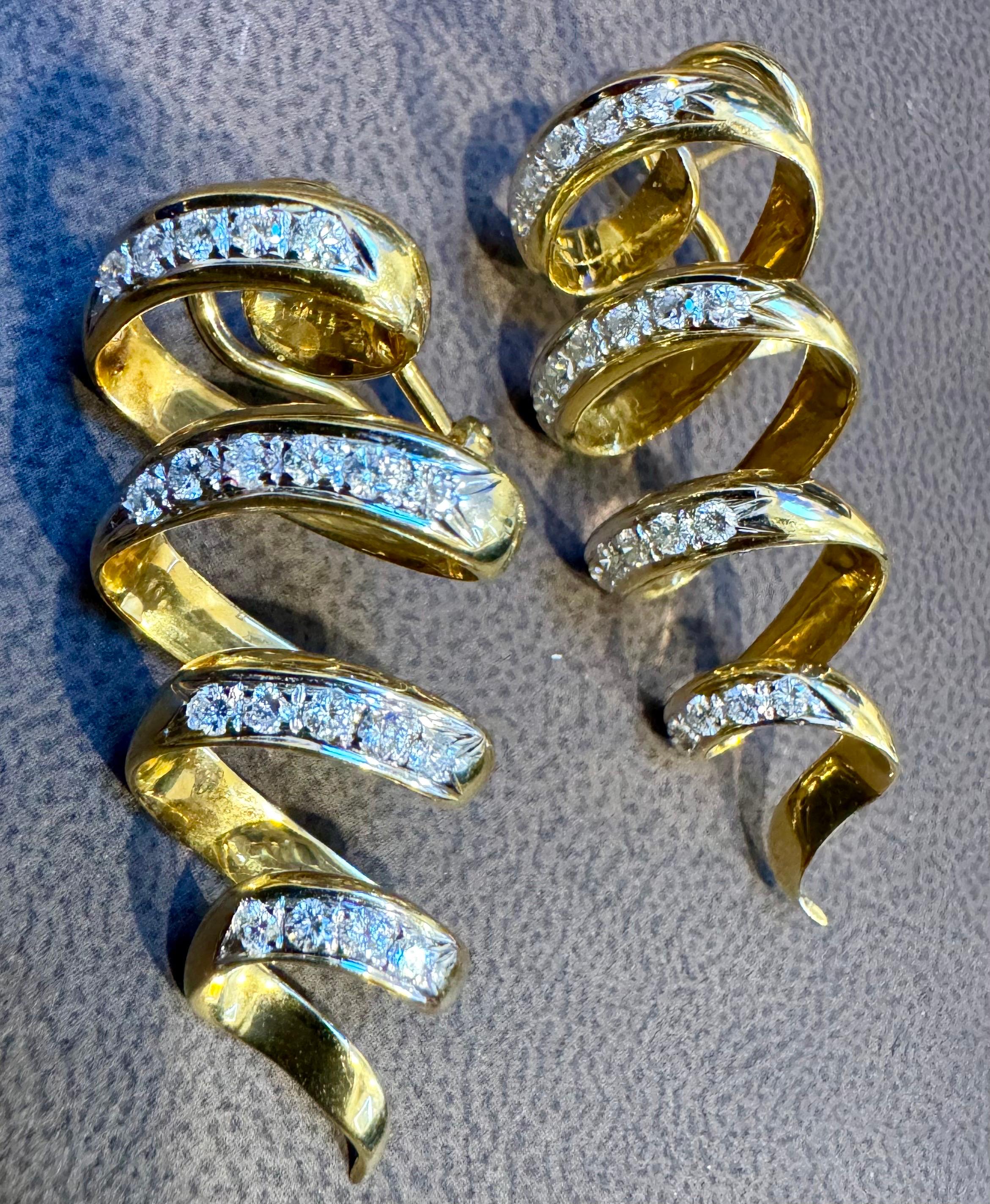 Boucles d'oreilles longues en or jaune 18 carats, 2 carats, diamant VS, 18.9 grammes Pour femmes en vente