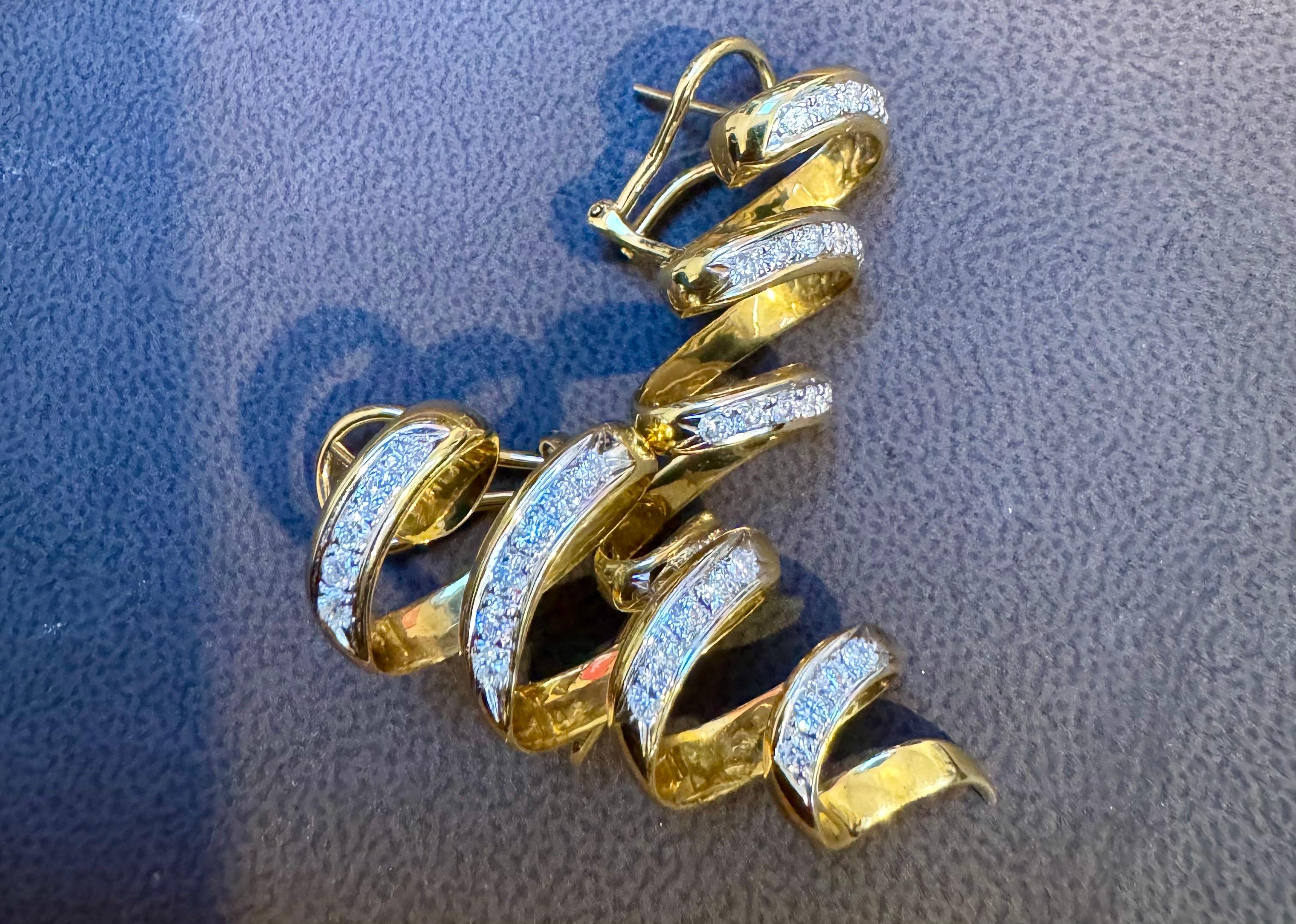 Boucles d'oreilles longues en or jaune 18 carats, 2 carats, diamant VS, 18.9 grammes en vente 3