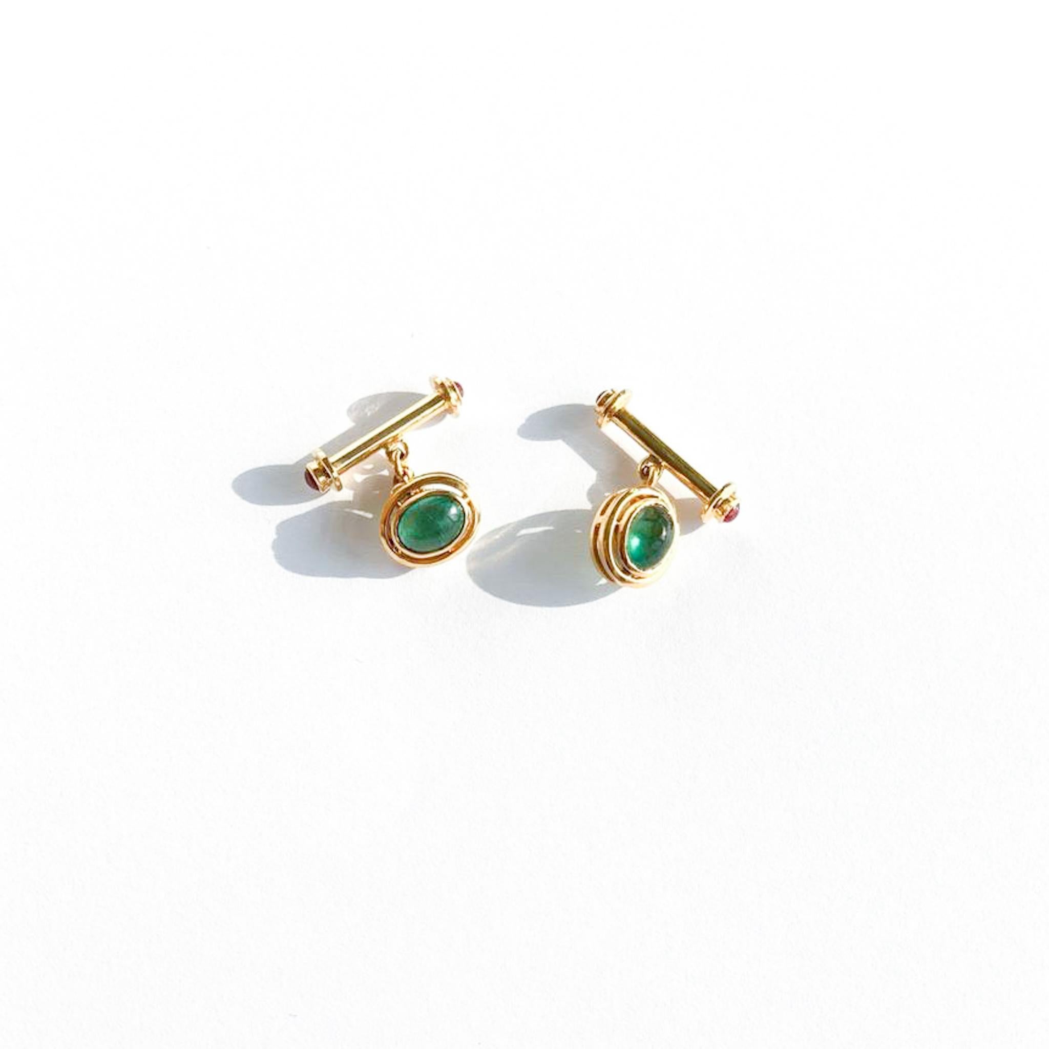 The epitome of subtle elegance, these cabochon gemstone cufflinks are the perfect everyday piece for any occasion --from days at the office to dinner parties and black tie events. And of course the perfect Holiday Gift. 

Brilliant cabochon