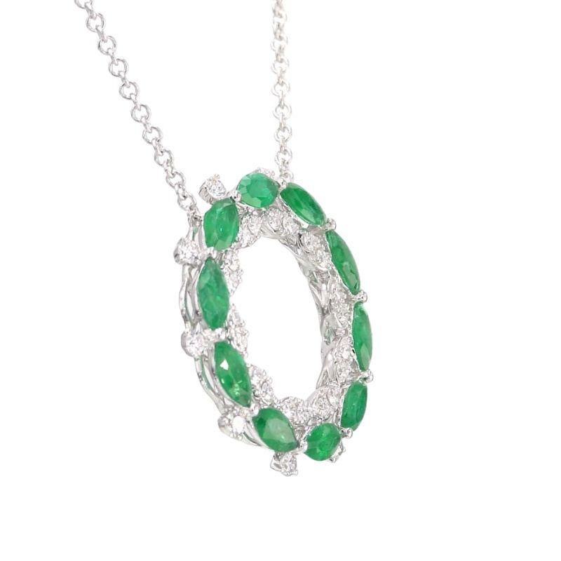 2 Karat Smaragd Kreis Anhänger mit 0,70ct Diamant in 18k Weißgold ref1046 im Zustand „Neu“ im Angebot in New York, NY