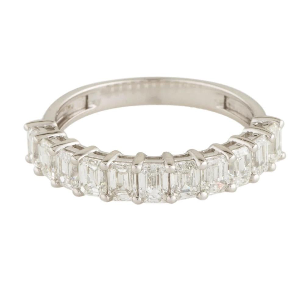 Oro- 2.80 gms
Diamante: 2,10 quilates
Color del diamante: G-H
Claridad del diamante: SI
Peso del anillo: 3.22 gms
Talla del anillo: 6.5 US
*Los artículos en stock se enviarán en 2 días laborables, o por favor espere 4-5 semanas para la