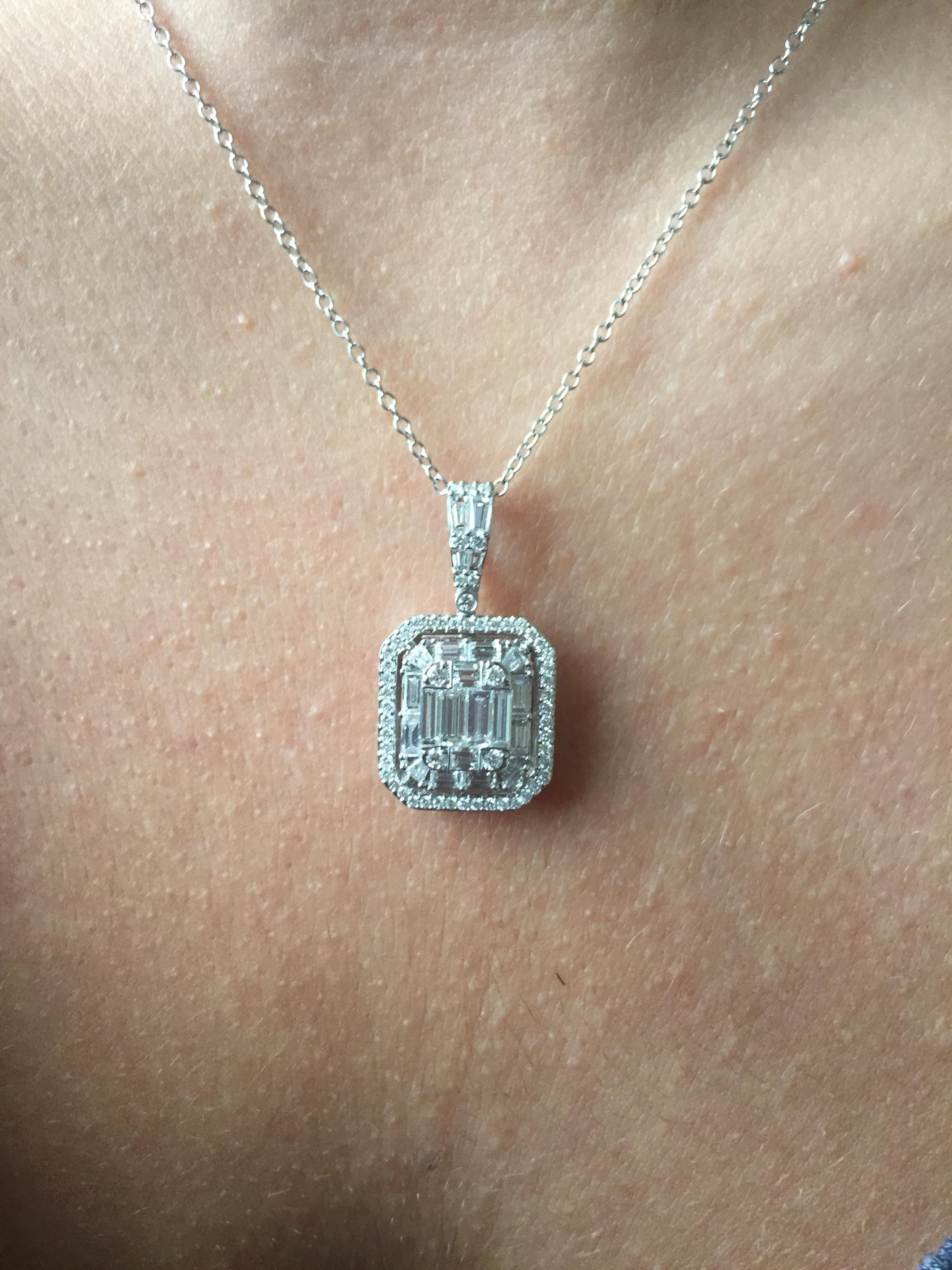 Pendentif diamant taille émeraude 2 carats en vente 2