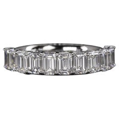 2 Karat Smaragdschliff Eternity-Ring