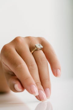 2 Carat Emerald-cut Statement 14K White Gold Effortless Elegance Diamond Ring