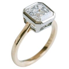 2 Carat Emerald-cut Statement 14K White Gold Effortless Elegance Diamond Ring