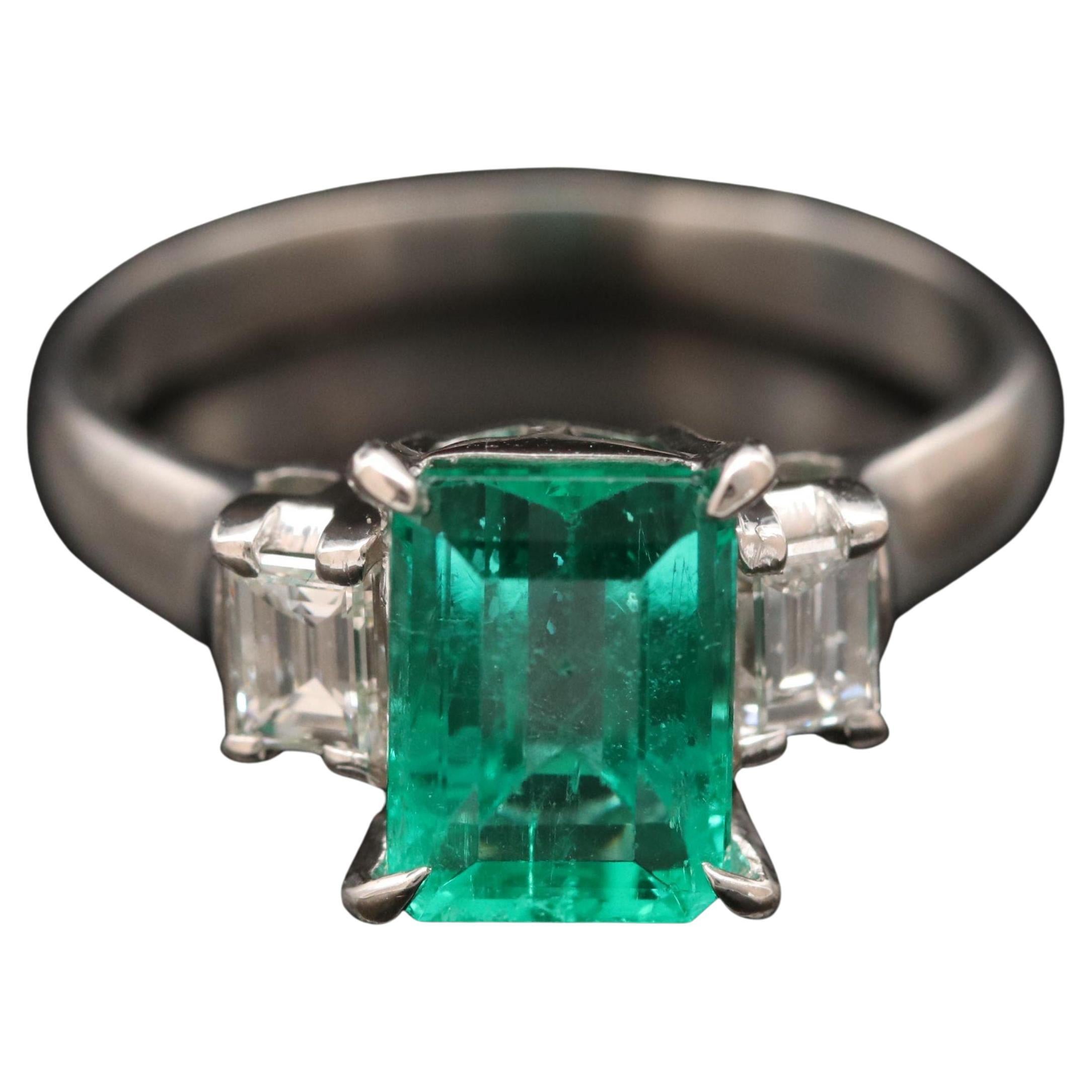 Customizable 2 Carat Emerald Diamond Engagement Ring Minimalist Emerald  Three-Stone Ring For Sale at 1stDibs