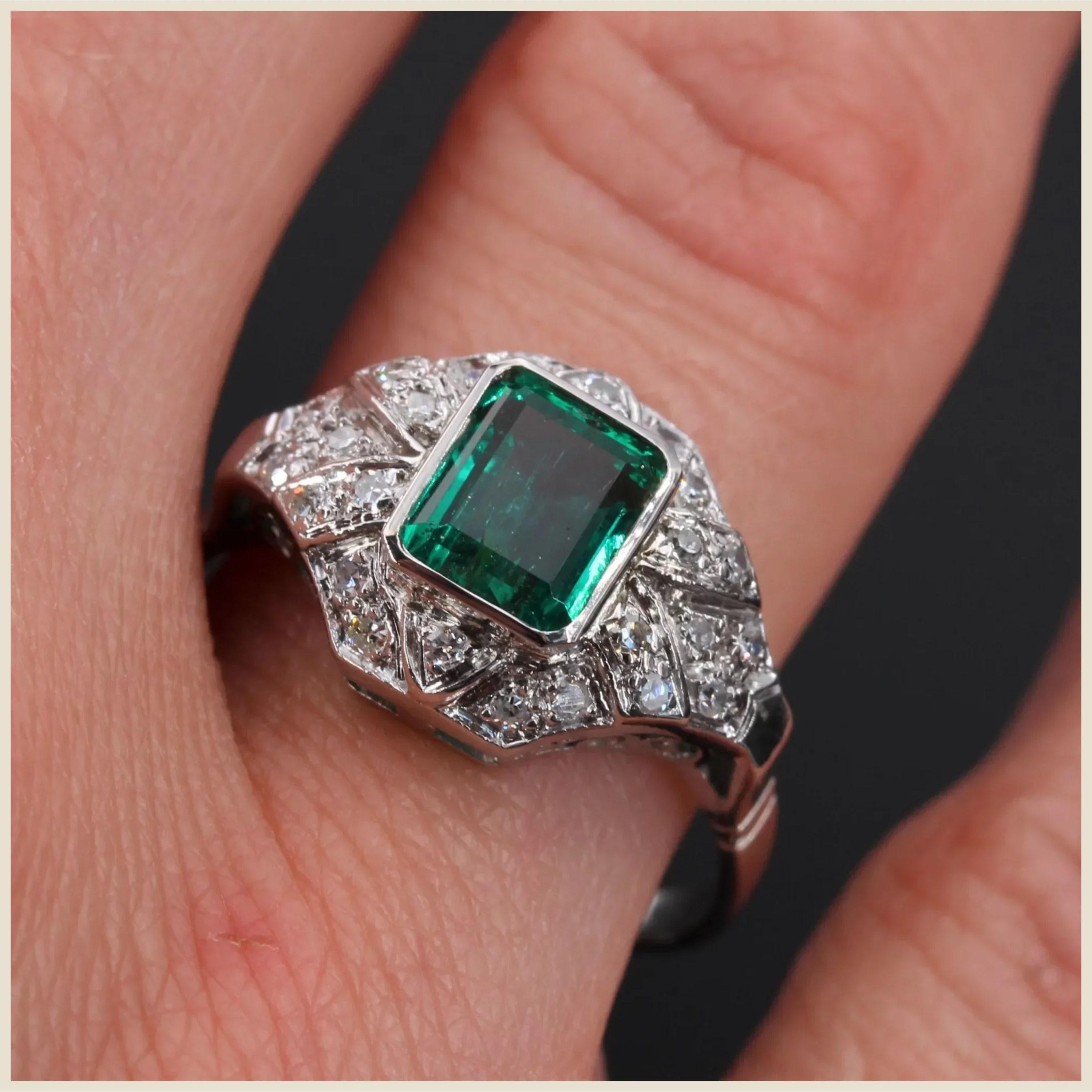 Im Angebot: 2 Karat Smaragd Diamant Hochzeitsring Vintage Weißgold Diamant Verlobungsring () 6