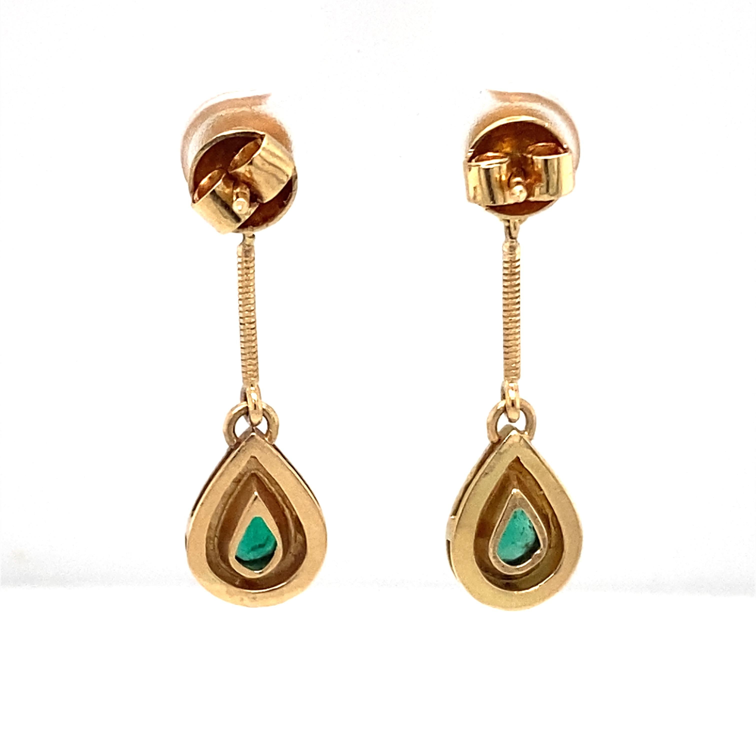 Women's or Men's 2 Carat Emerald Drop Earrings in 18 Karat Yellow Gold For Sale