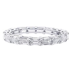 Eternity-Ring aus 14 Karat Gold mit Smaragd im Ost-West-Stil