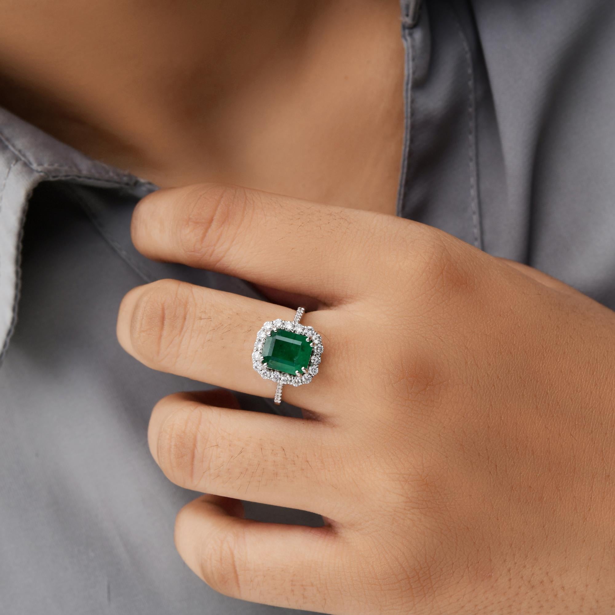 2 Karat Smaragd-Ring 0,57 Karat SI Reinheit HI Farbe Diamant 14 Karat Weißgold (Achteckschliff) im Angebot