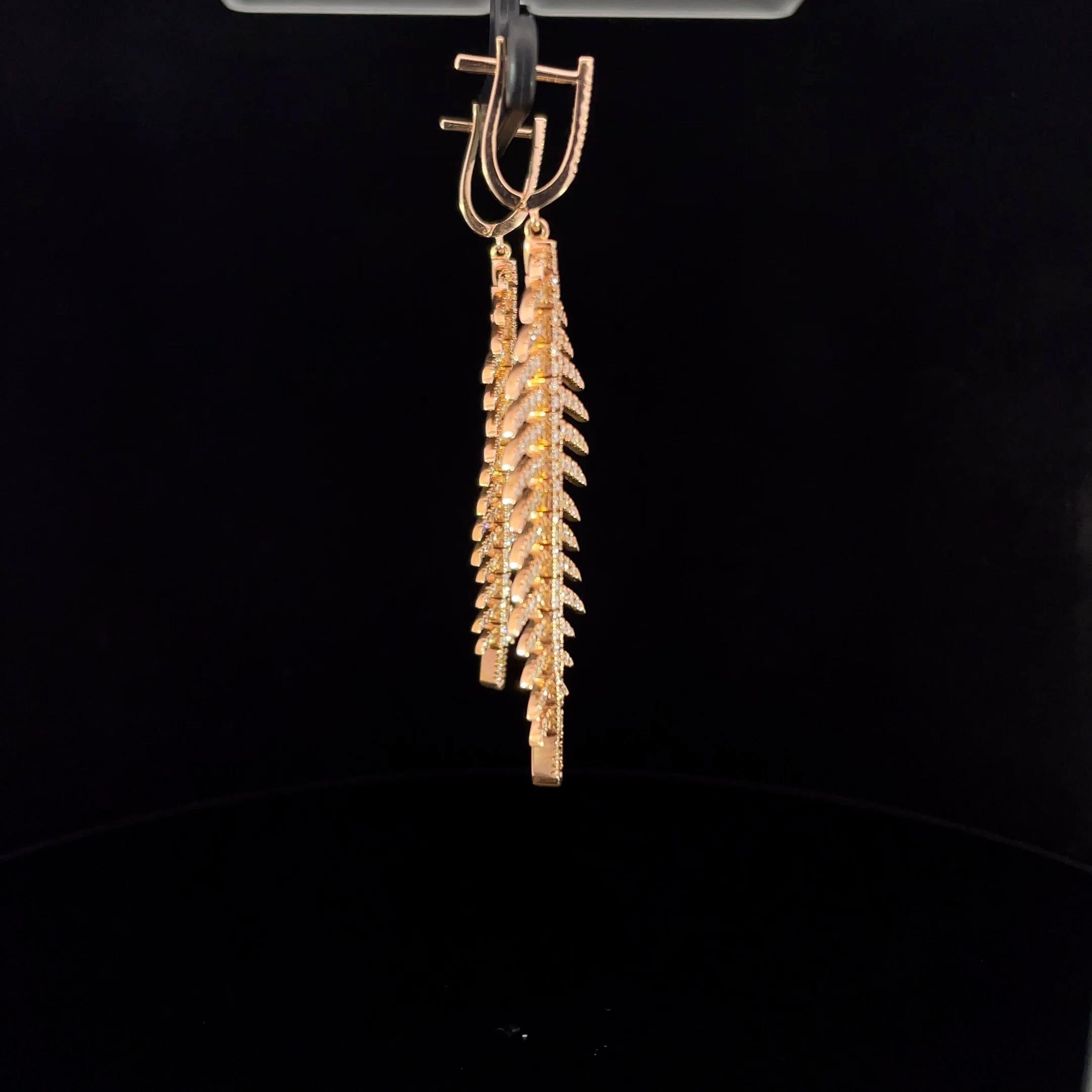 Women's or Men's 2 Carat F Color VS Clarity Diamond Leaf-Fishbone Drop Earring in 18K Gold For Sale
