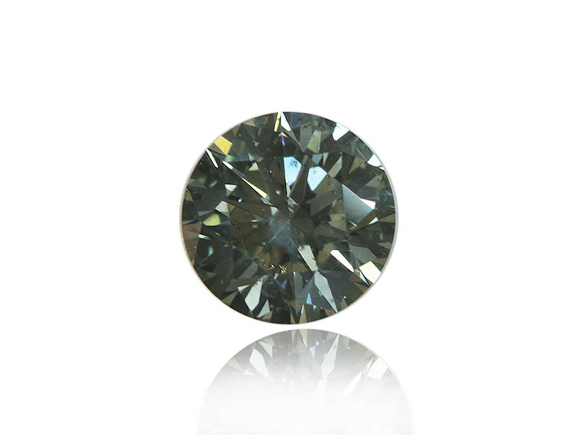Engagement ring style showcasing a 2.00 carat Fancy Gray-Yellowish Green Diamond Round brilliant cut, GIA certified as SI2 clarity and Excellent polish and Symmetry at the center.
The classic design brings out the beauty of the center stone with the