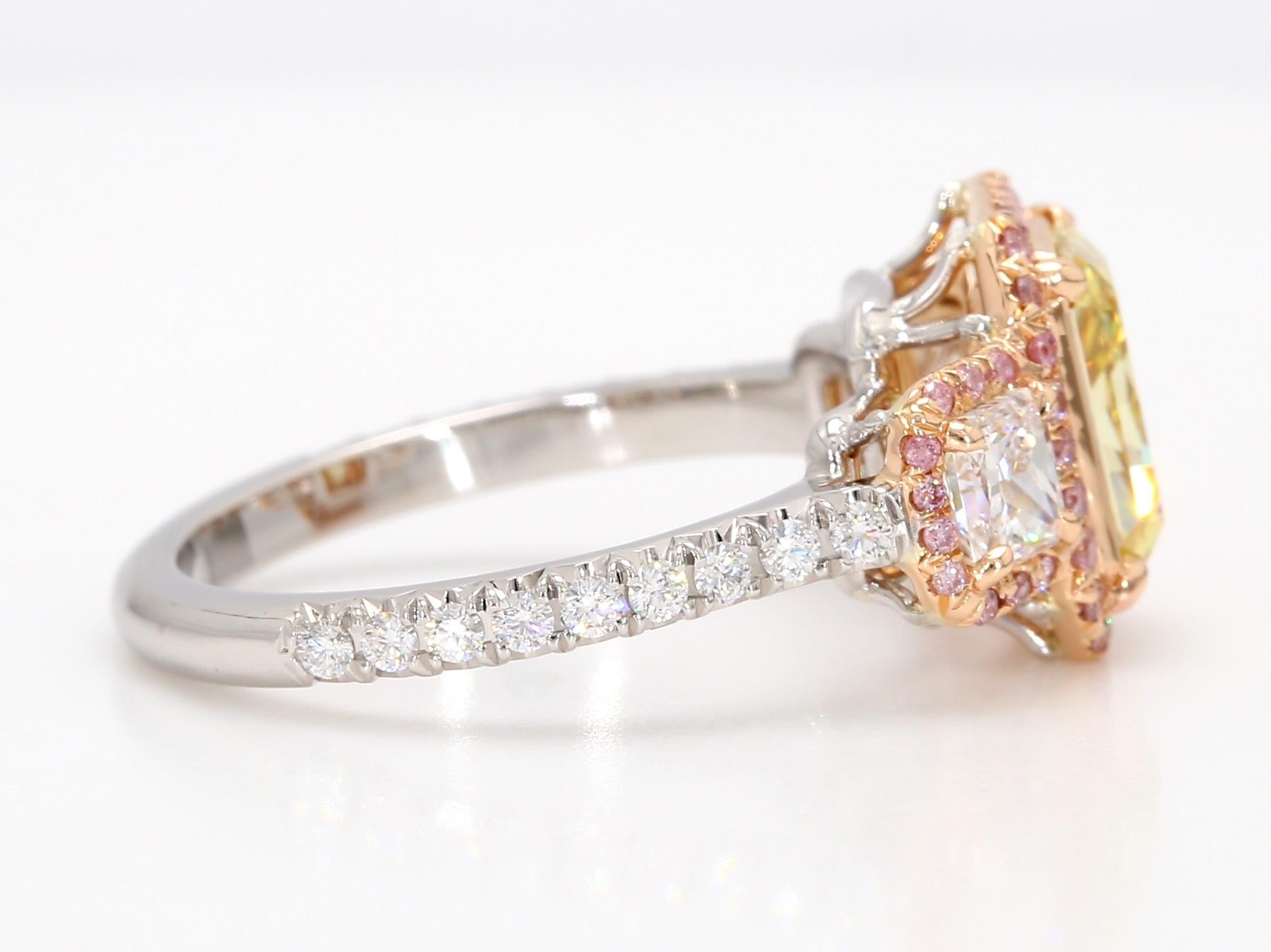 Contemporain Bague en diamant radiant de 2 carats de couleur jaune intense, GIA  Platine et or rose 18 carats en vente