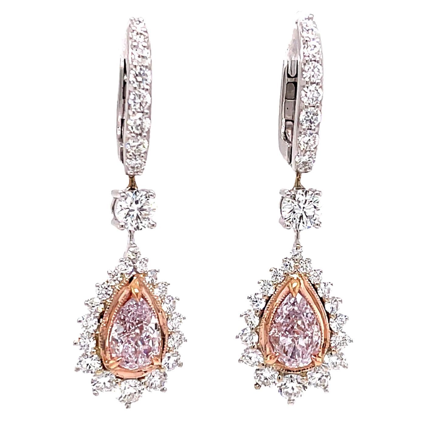 Boucles d'oreilles pendantes en diamant rose clair de 2 carats, certifiées GIA, serties en or blanc 18 carats. en vente