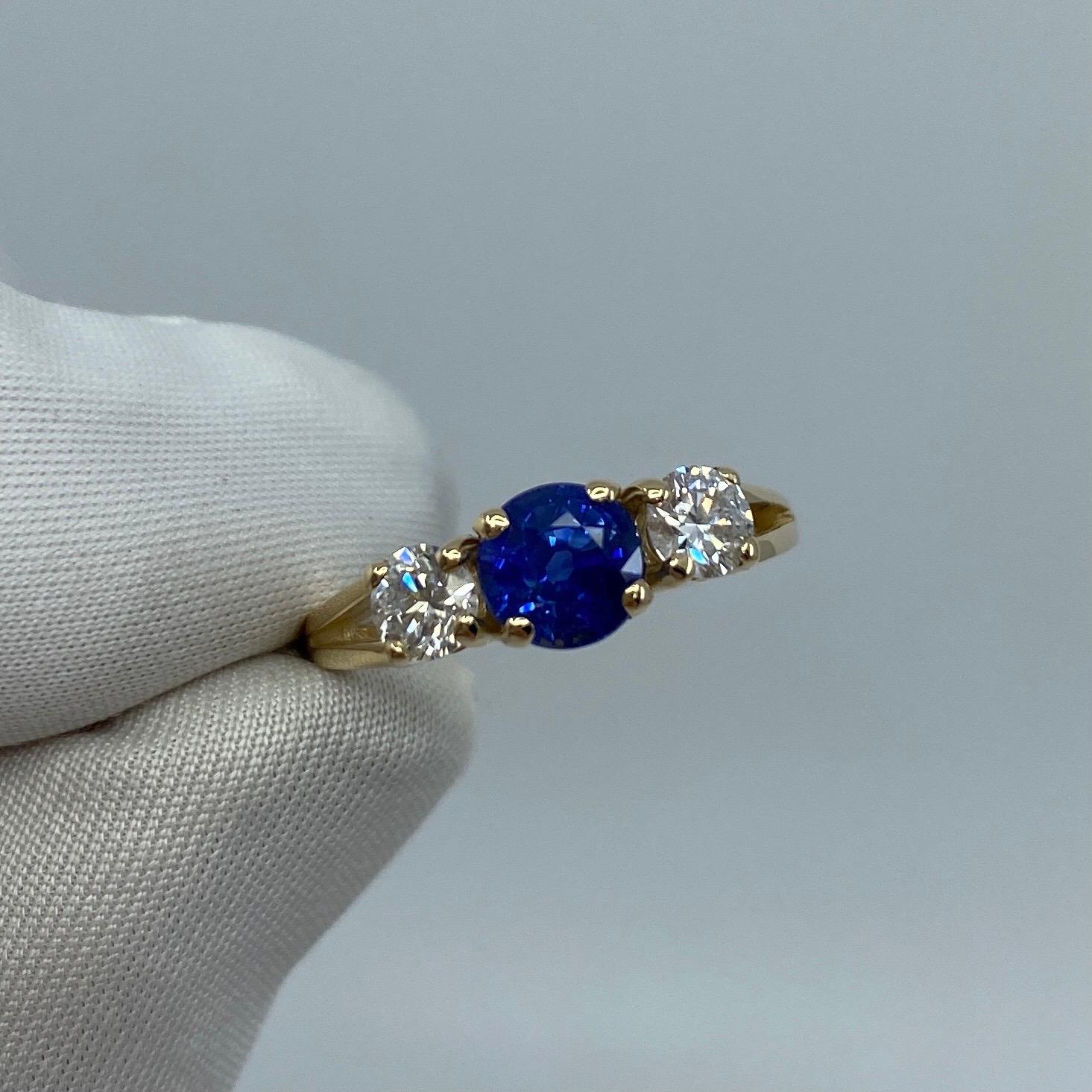 Women's or Men's 2 Carat Fine Cornflower Blue Ceylon Sapphire and Diamond Three-Stone Gold Ring