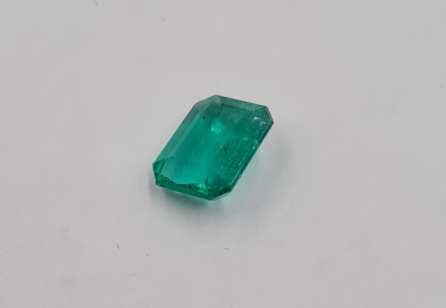 2 carat emerald cut with tapered baguettes