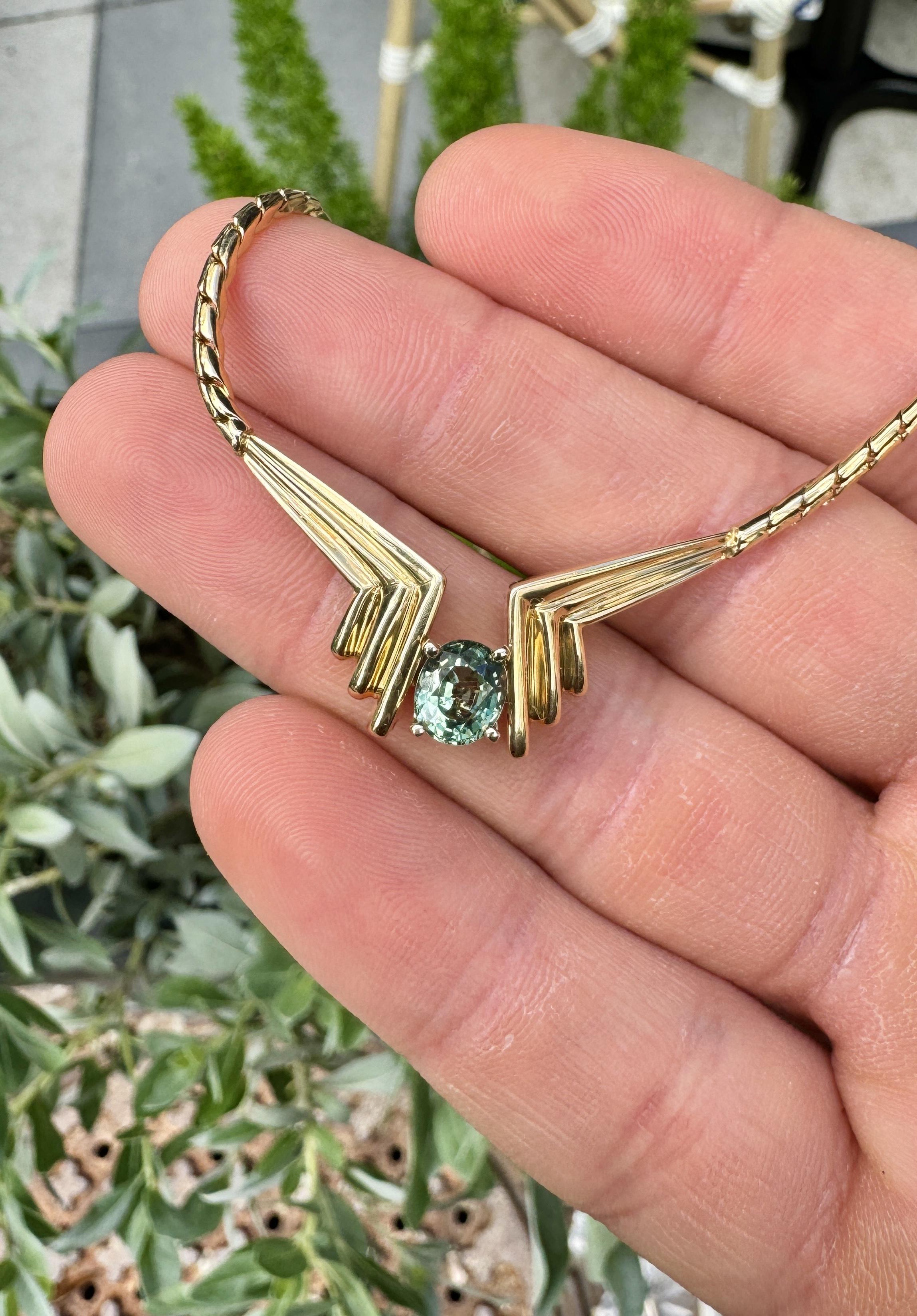2 Carat Green Sapphire Wonder Woman 14K Gold Snake Chain Necklace In New Condition For Sale In Miami, FL