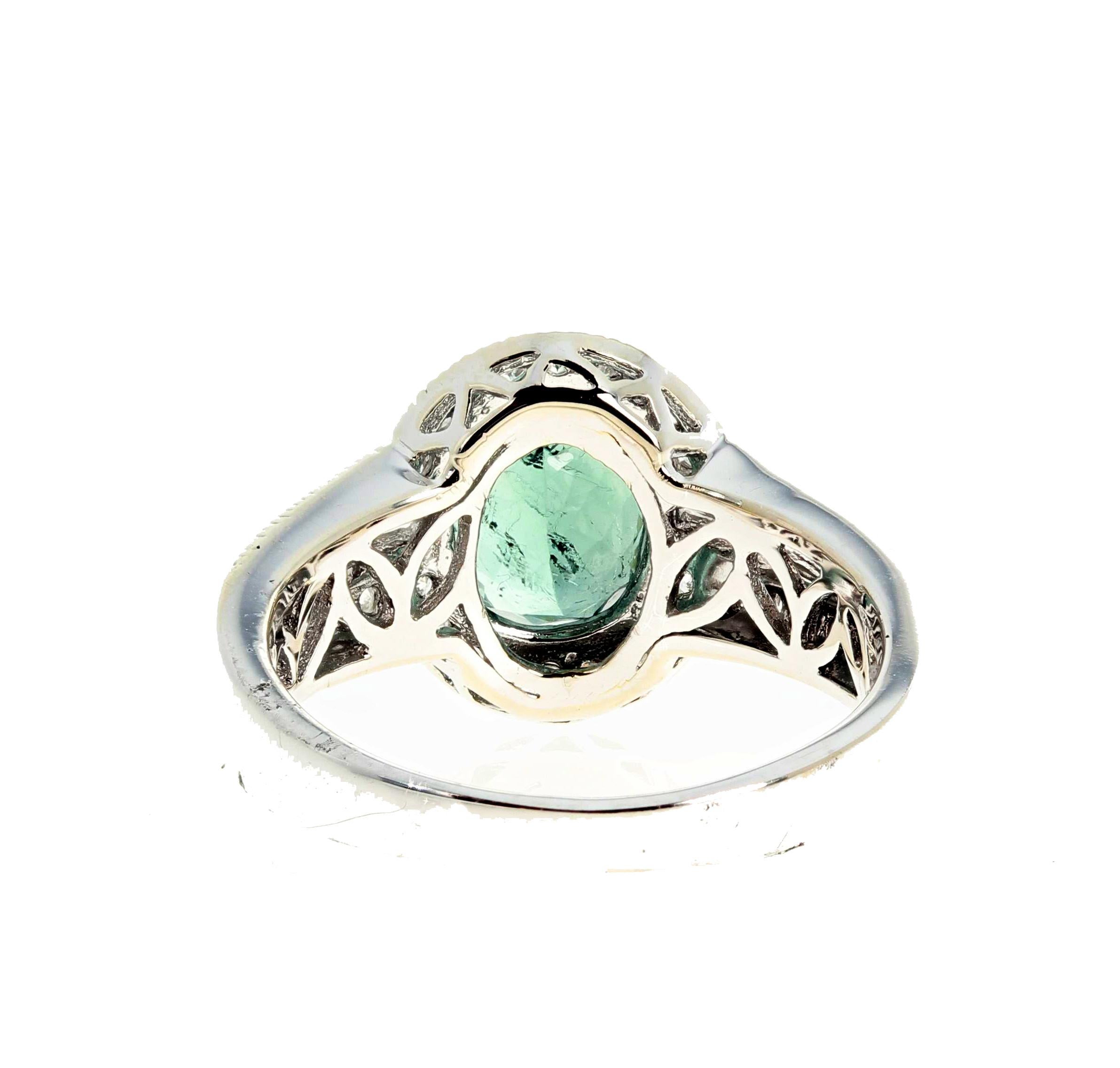 AJD, bague lgante en or blanc avec tourmaline verte naturelle intense 2 carats et diamants en vente 4