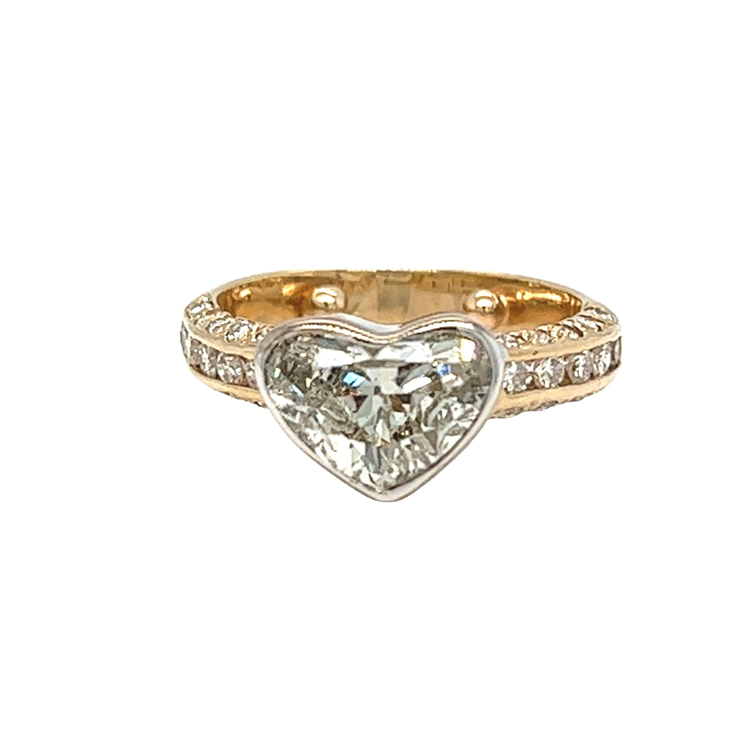 Bague en forme de cœur avec diamants de 2 carats Bon état - En vente à beverly hills, CA