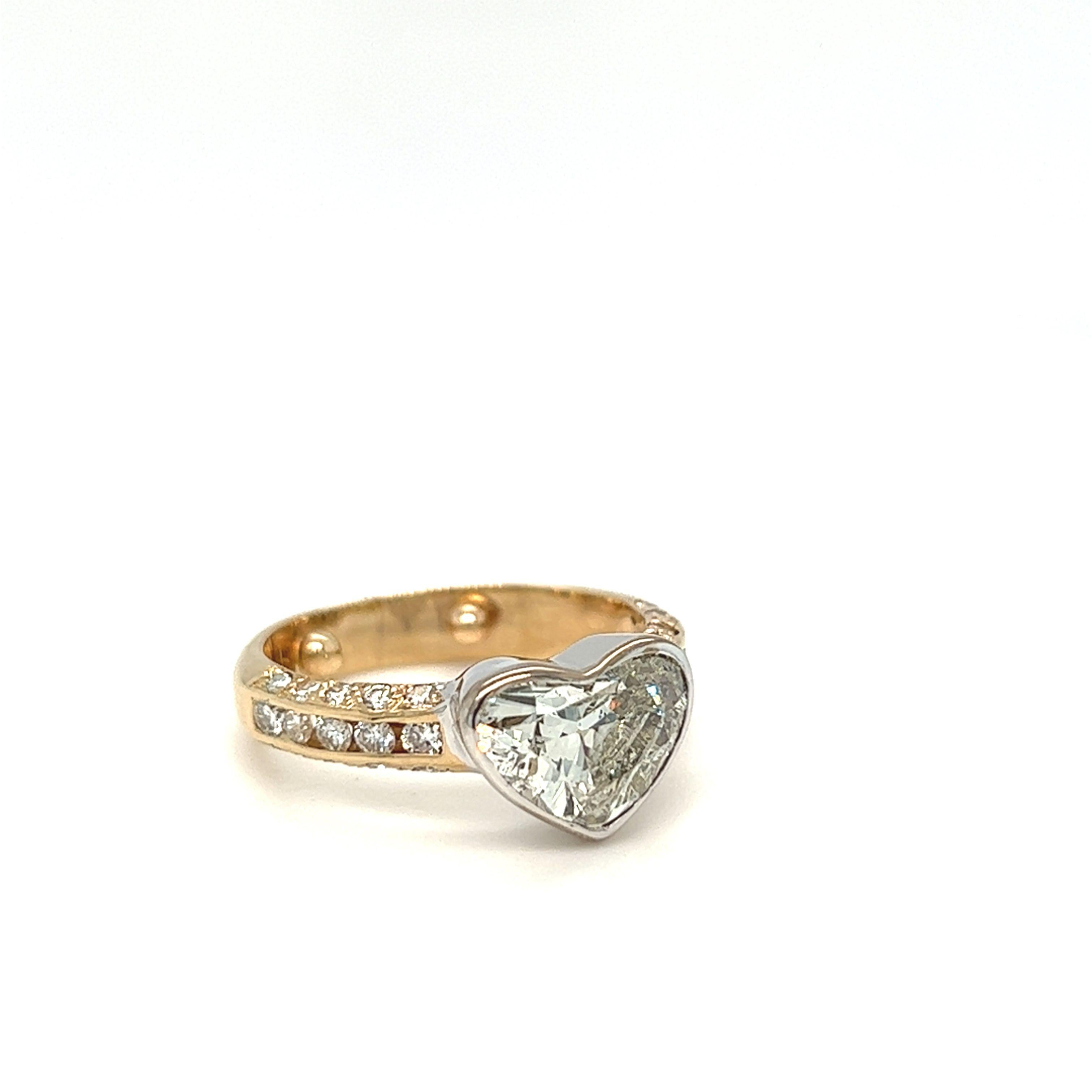 Contemporary 2 carat Heart Shaped Diamond Ring For Sale