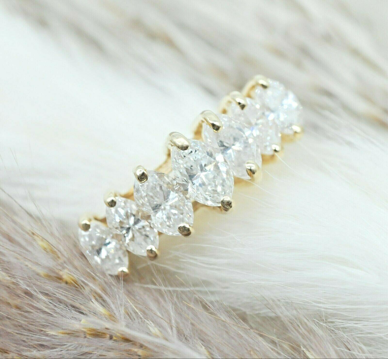 Contemporain Diamants taille marquise de 2 carats sertis dans une monture en or jaune 14k en vente