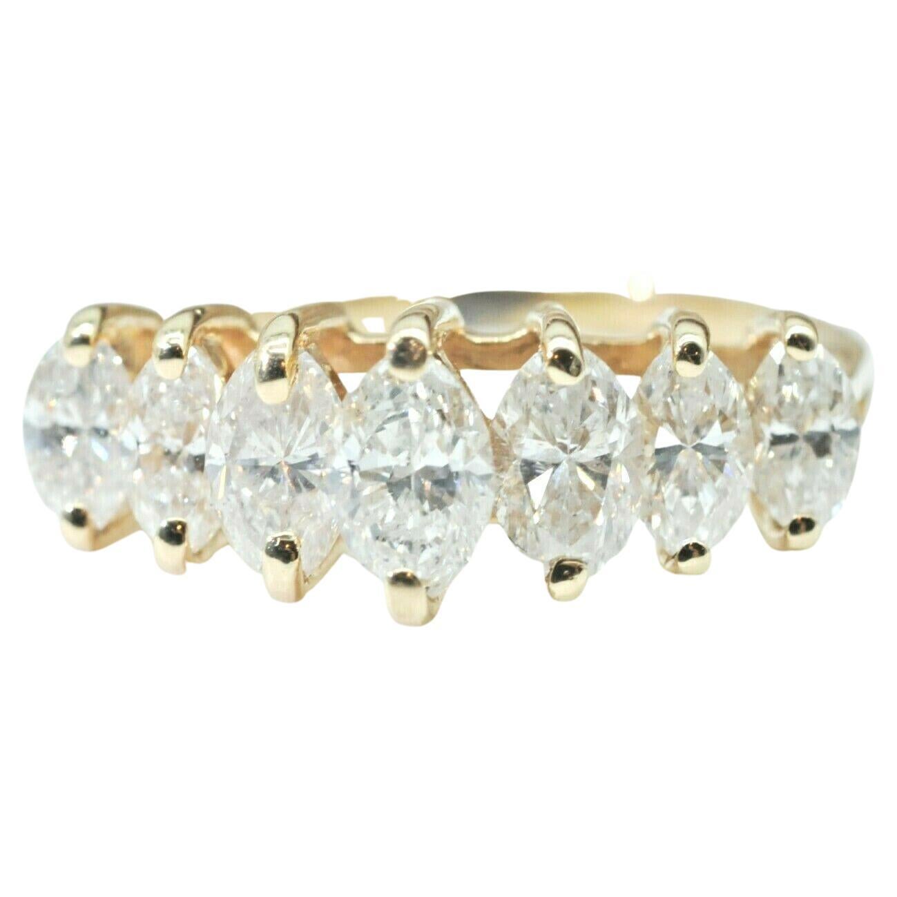 Diamants taille marquise de 2 carats sertis dans une monture en or jaune 14k en vente