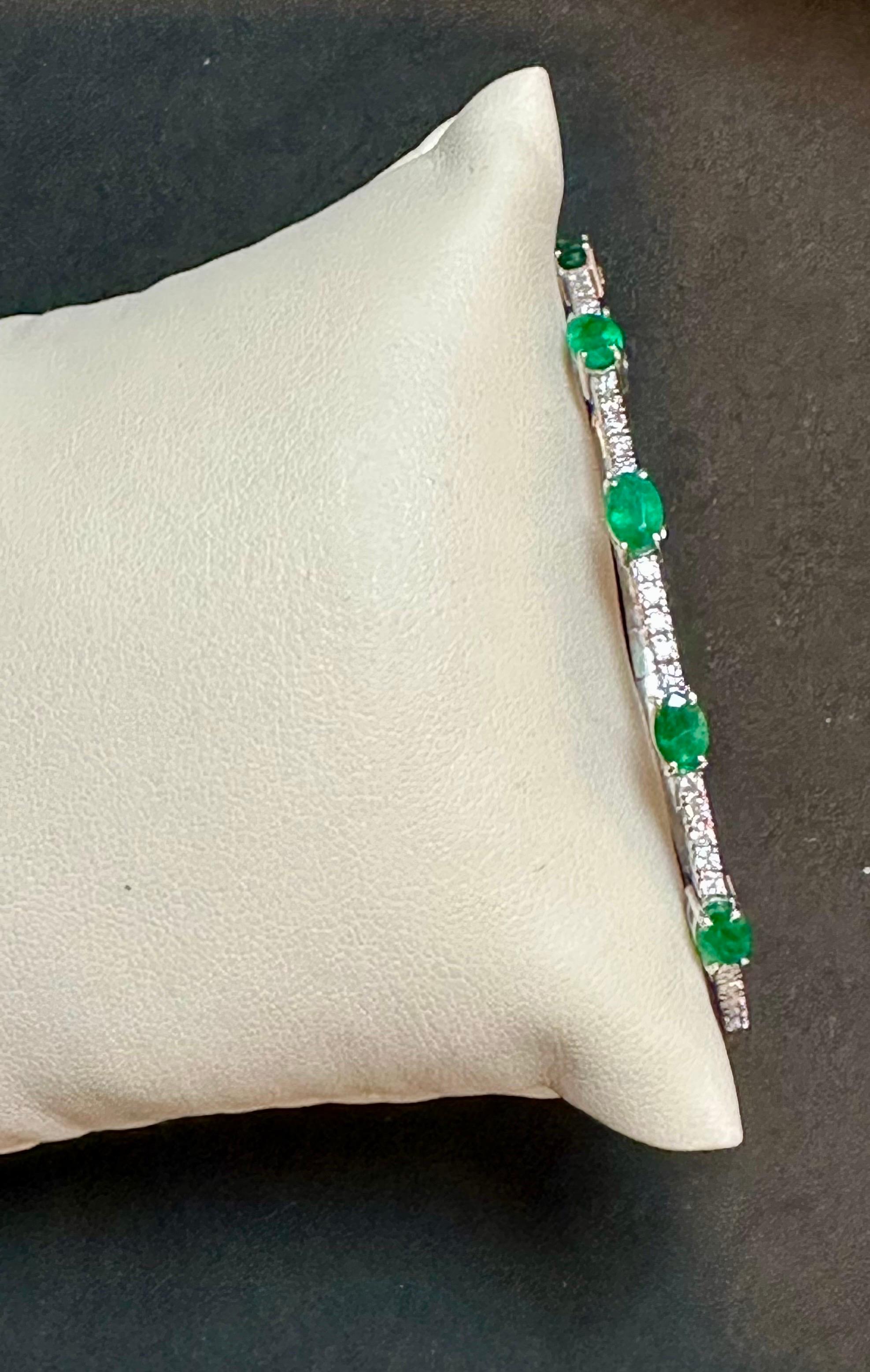 2 Carat Natural Brazilian Emerald & Diamond Bangle Bracelet 14 Karat White Gold For Sale 6