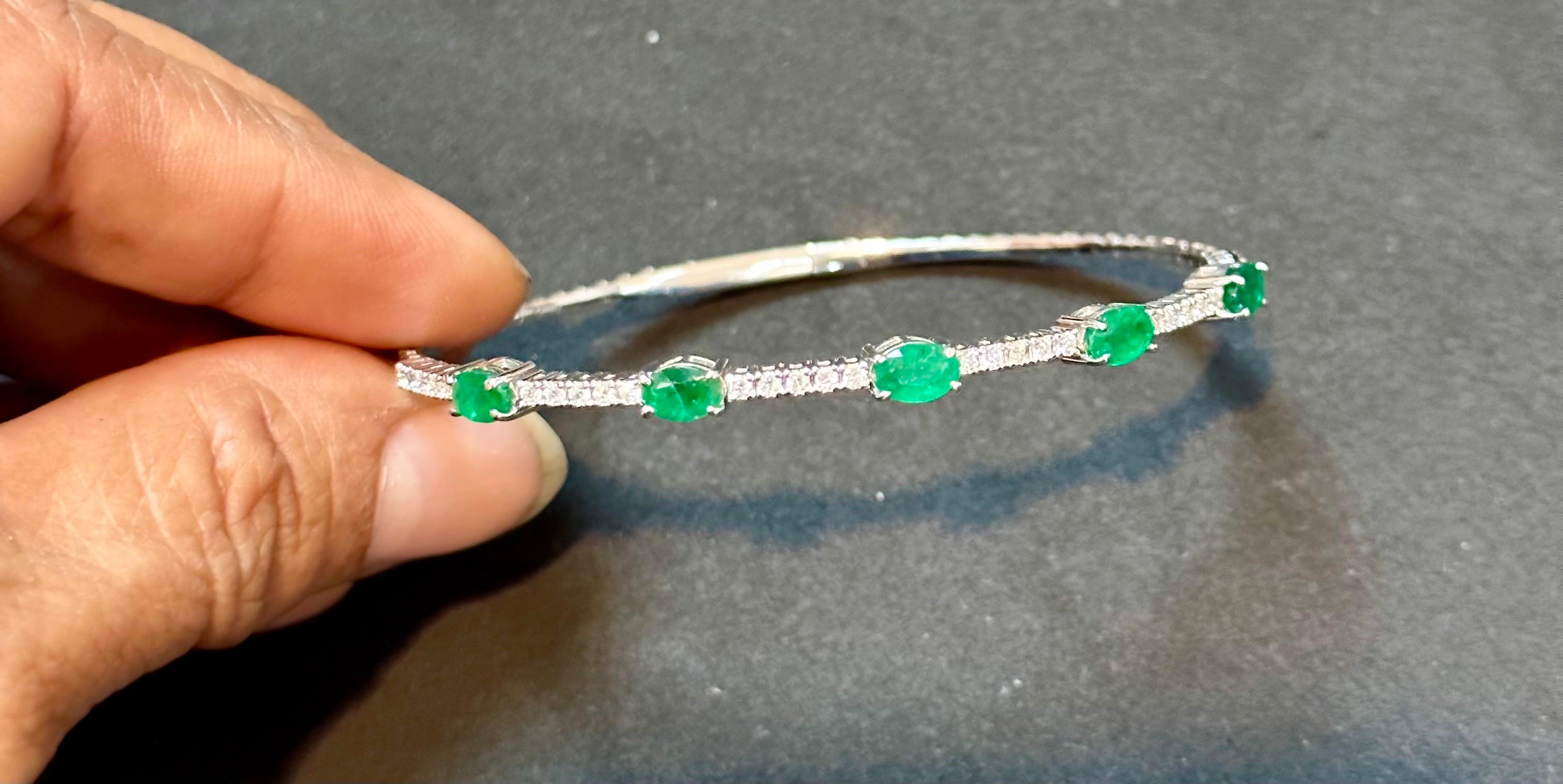 2 Carat Natural Brazilian Emerald & Diamond Bangle Bracelet 14 Karat White Gold For Sale 2