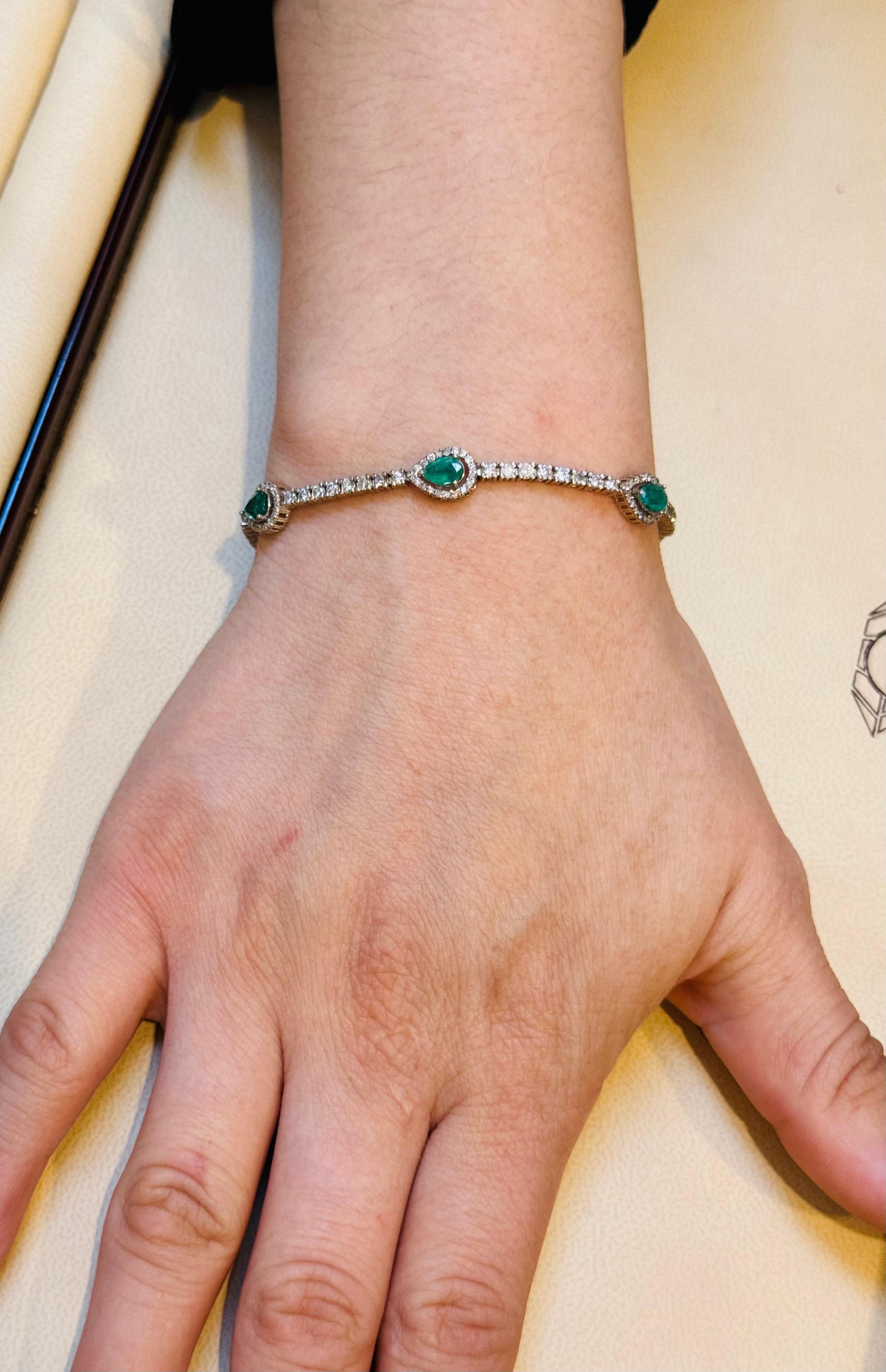 2 Karat natürlicher brasilianischer Smaragd & Diamant-Tennisarmband aus 14 Karat Weißgold 2