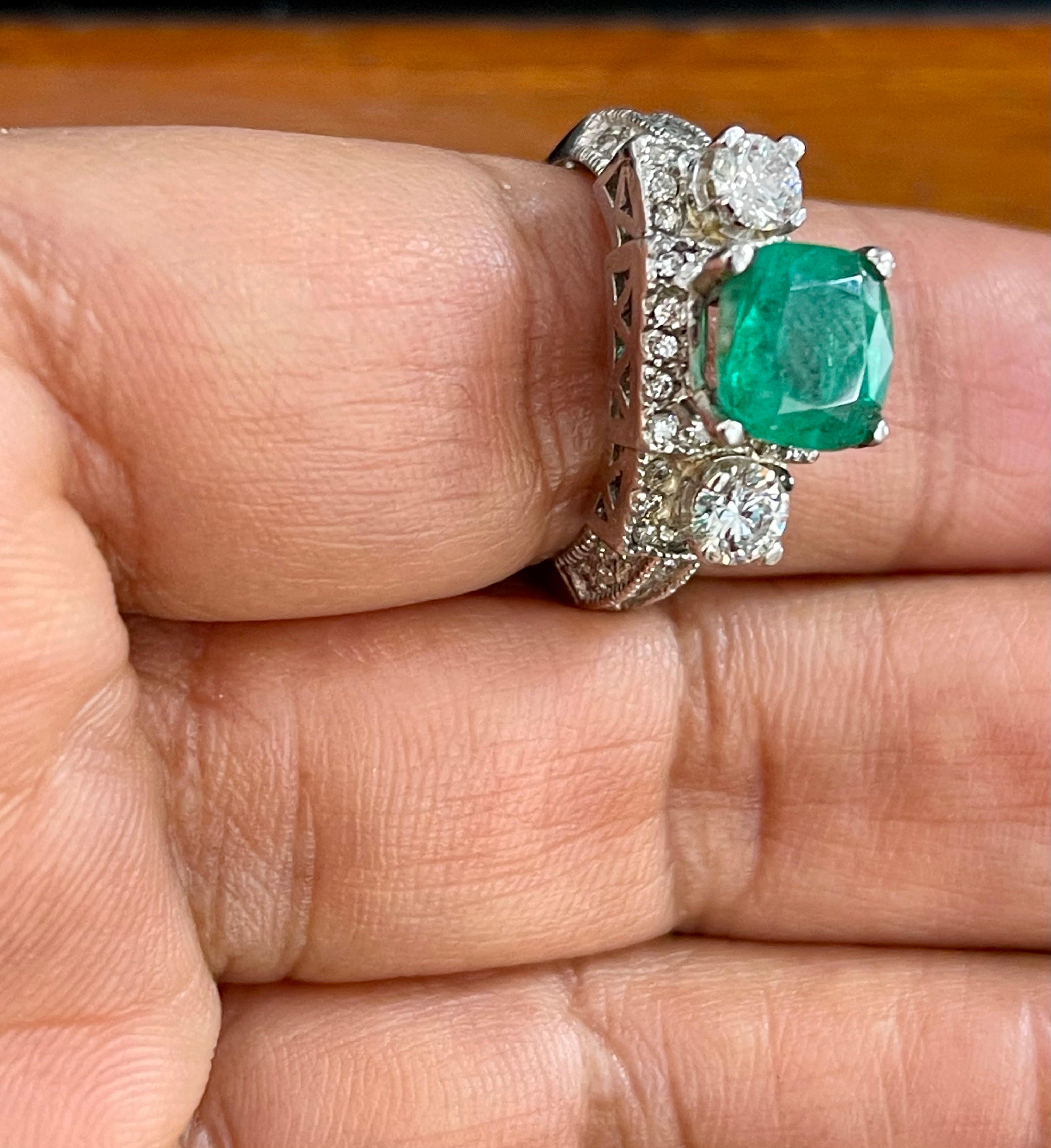 2 Carat Natural Cushion Cut Emerald & Diamond Ring 14 Karat White Gold In Excellent Condition For Sale In New York, NY