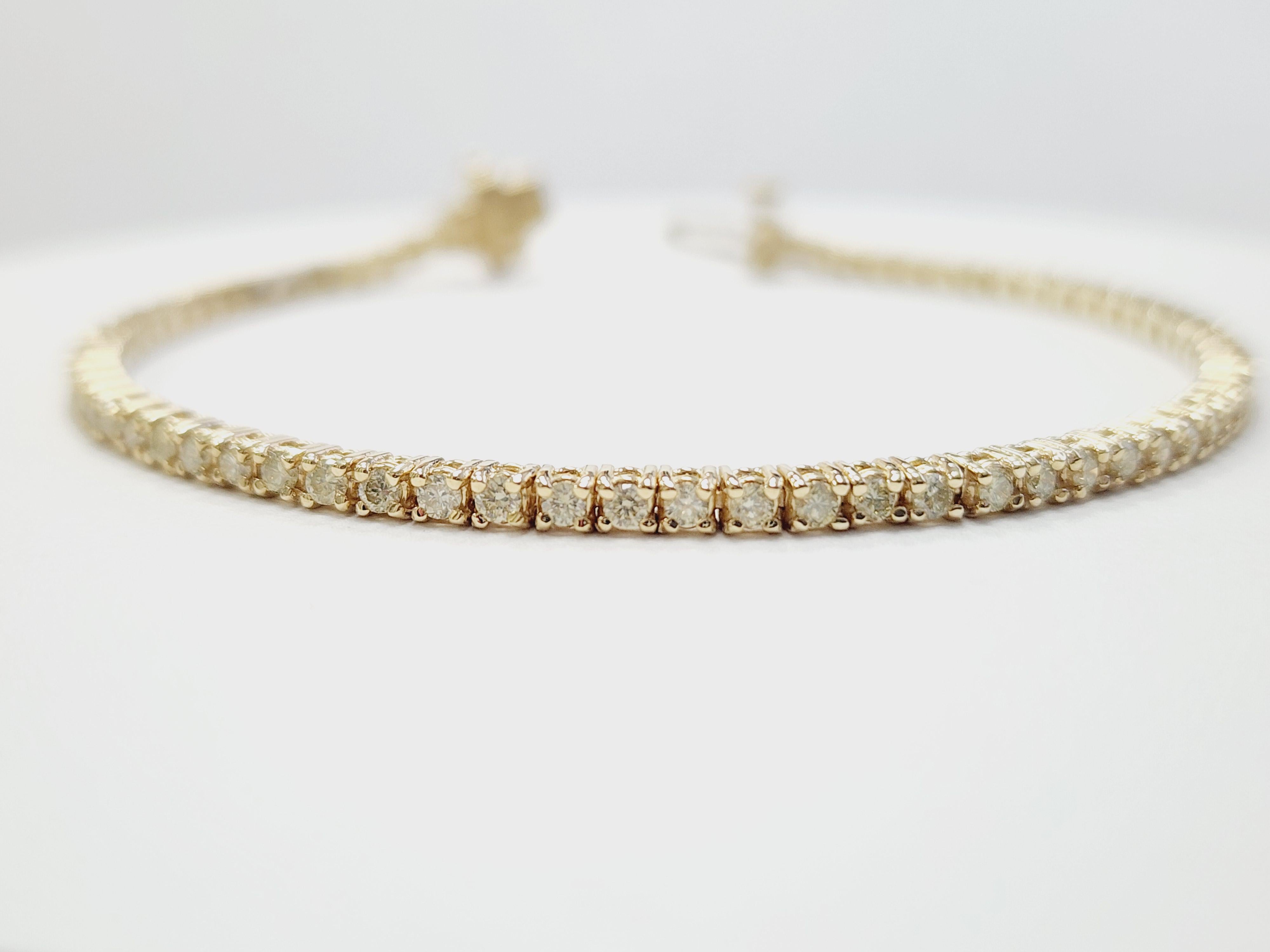 1.88 Carat Natural Diamond Tennis Bracelet 14 Karat Yellow Gold In New Condition In Great Neck Plaza, NY