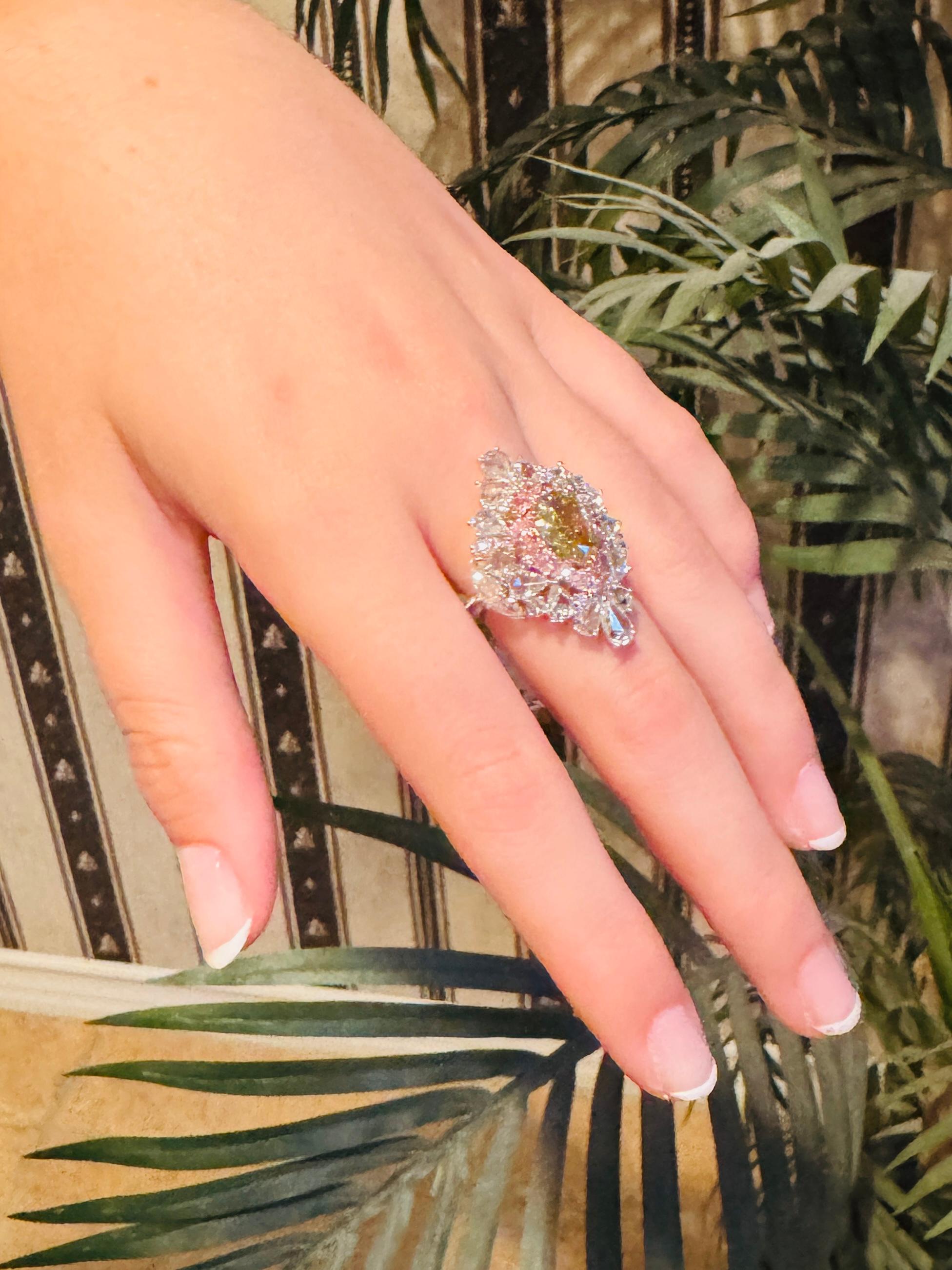 Anillo de cóctel de oro con diamantes de 2 quilates de fantasía natural gris amarillento Informe GIA en venta 1