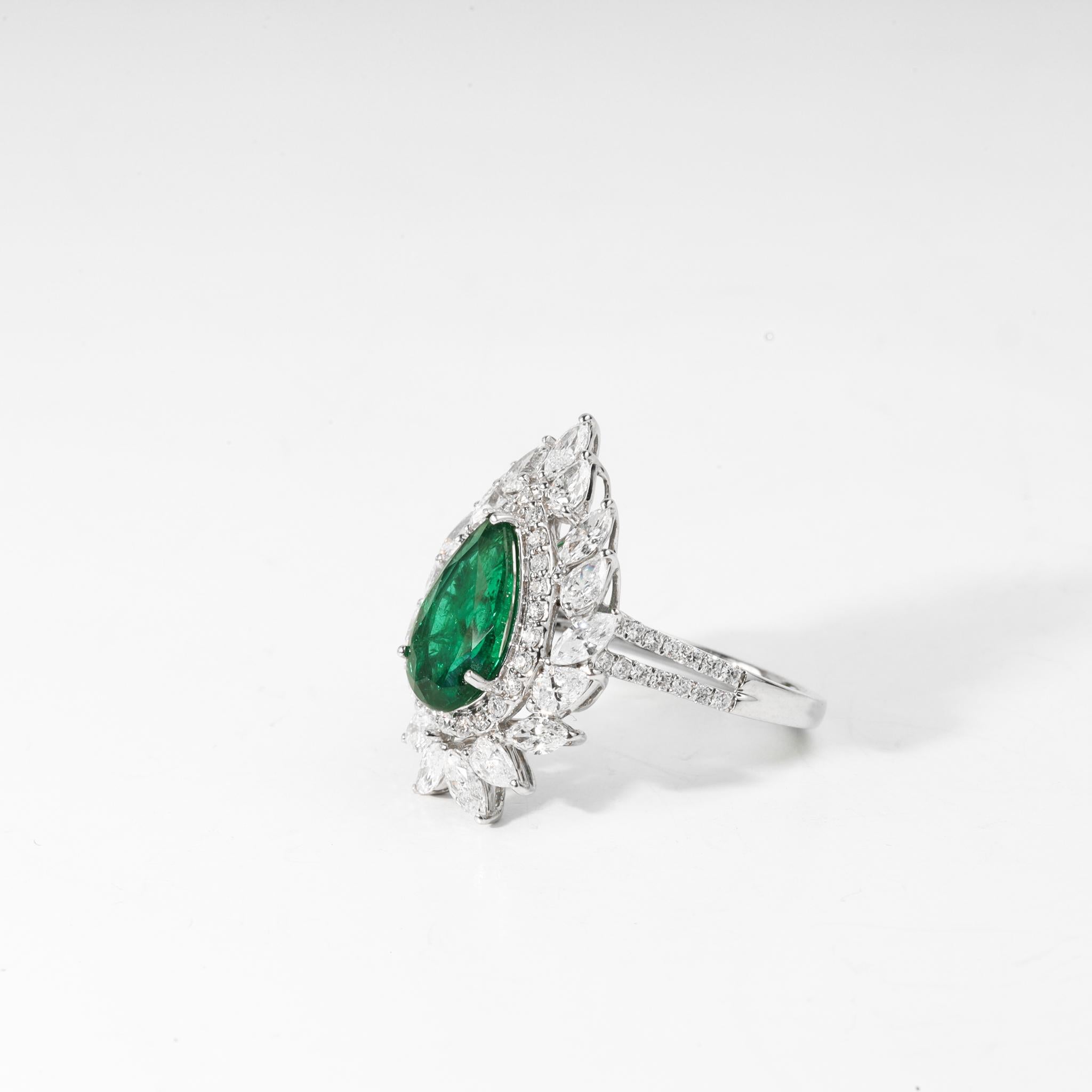 De las mujeres Anillo de compromiso de cóctel con diamante esmeralda natural talla pera de 2 quilates y oro blanco de 18k en venta