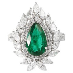 Anillo de compromiso de cóctel con diamante esmeralda natural talla pera de 2 quilates y oro blanco de 18k