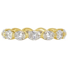 2 Carat Oval Band Brilliant White 18K White Gold Everyday Royalty High Jewellery