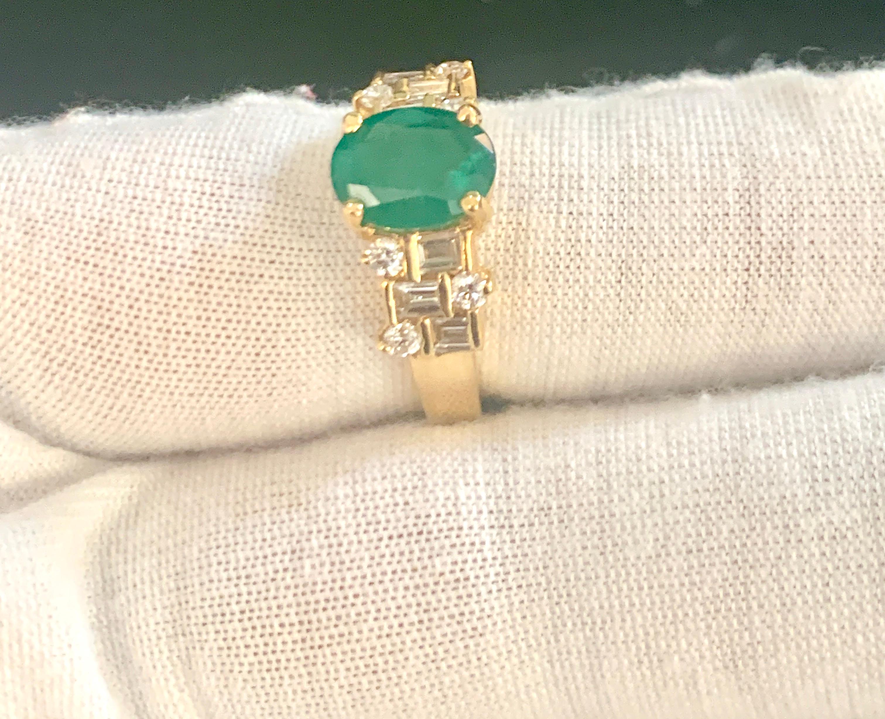 2 Carat Oval Cut Emerald and 0.5 Carat Diamond Ring 18 Karat Yellow Gold For Sale 4